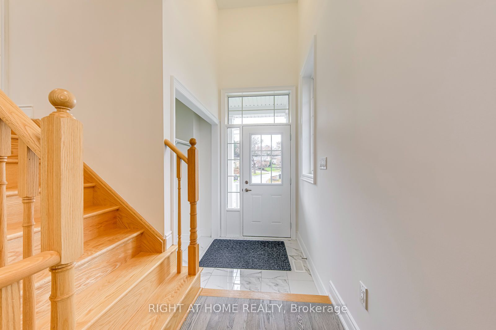 2581 Islington Avenue Property Photo 7