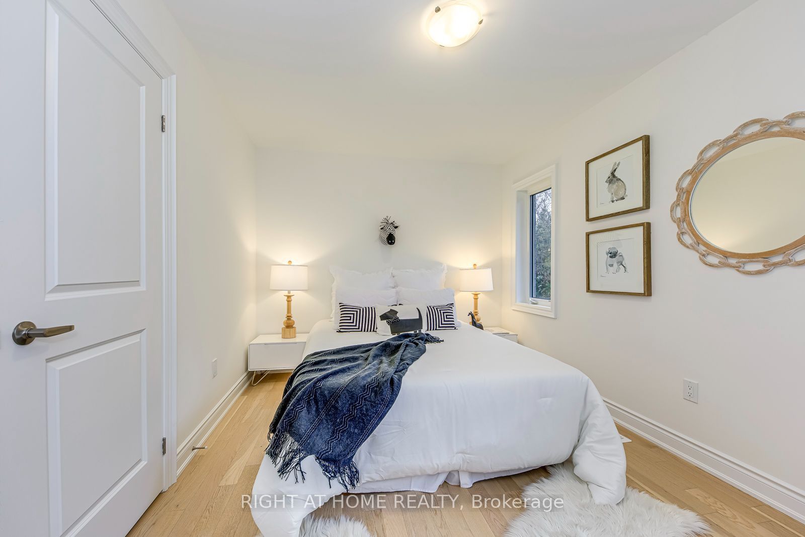 2575 Islington Avenue Property Photo 33