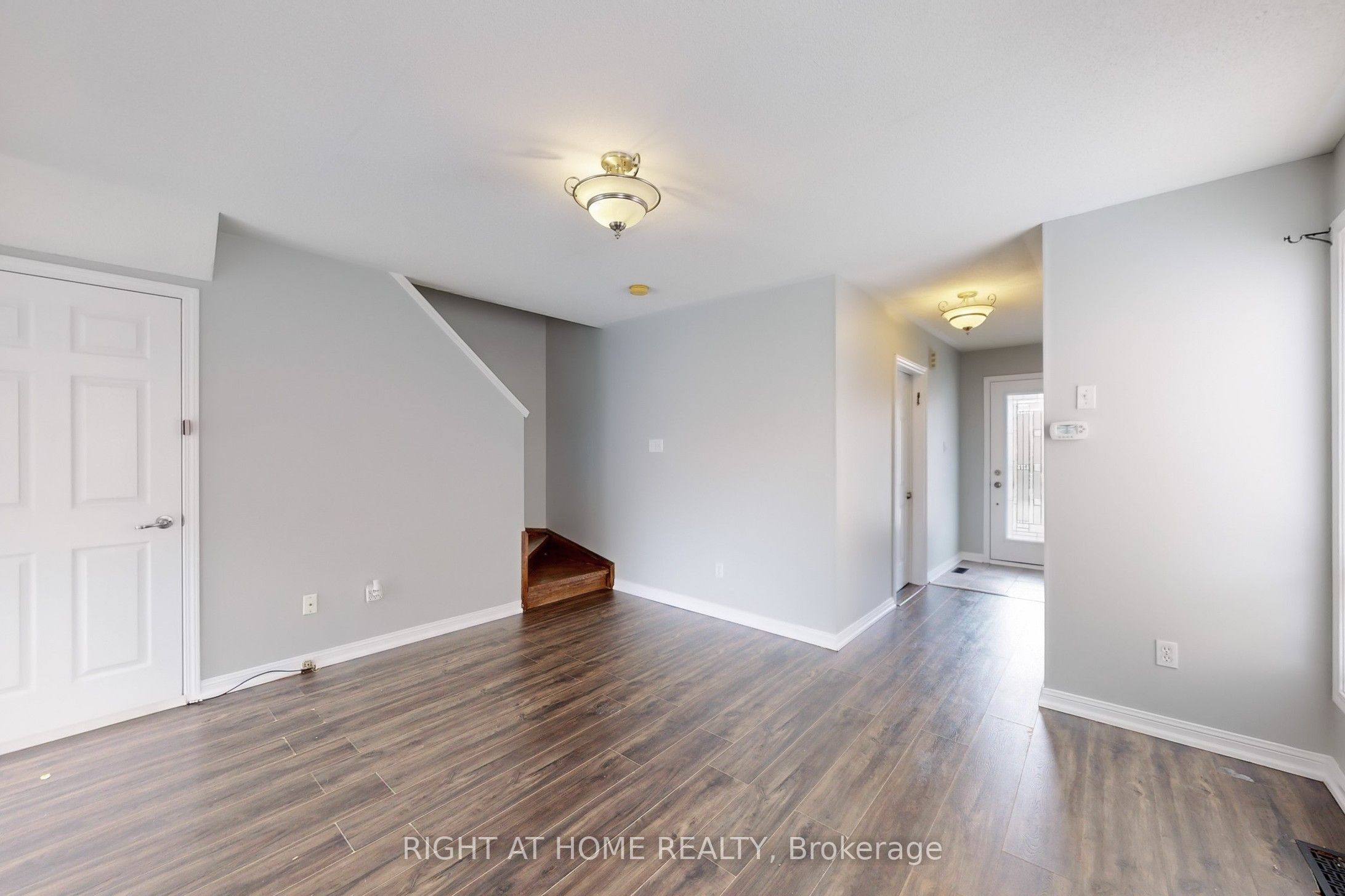 21 Dunlop Court Property Photo 11
