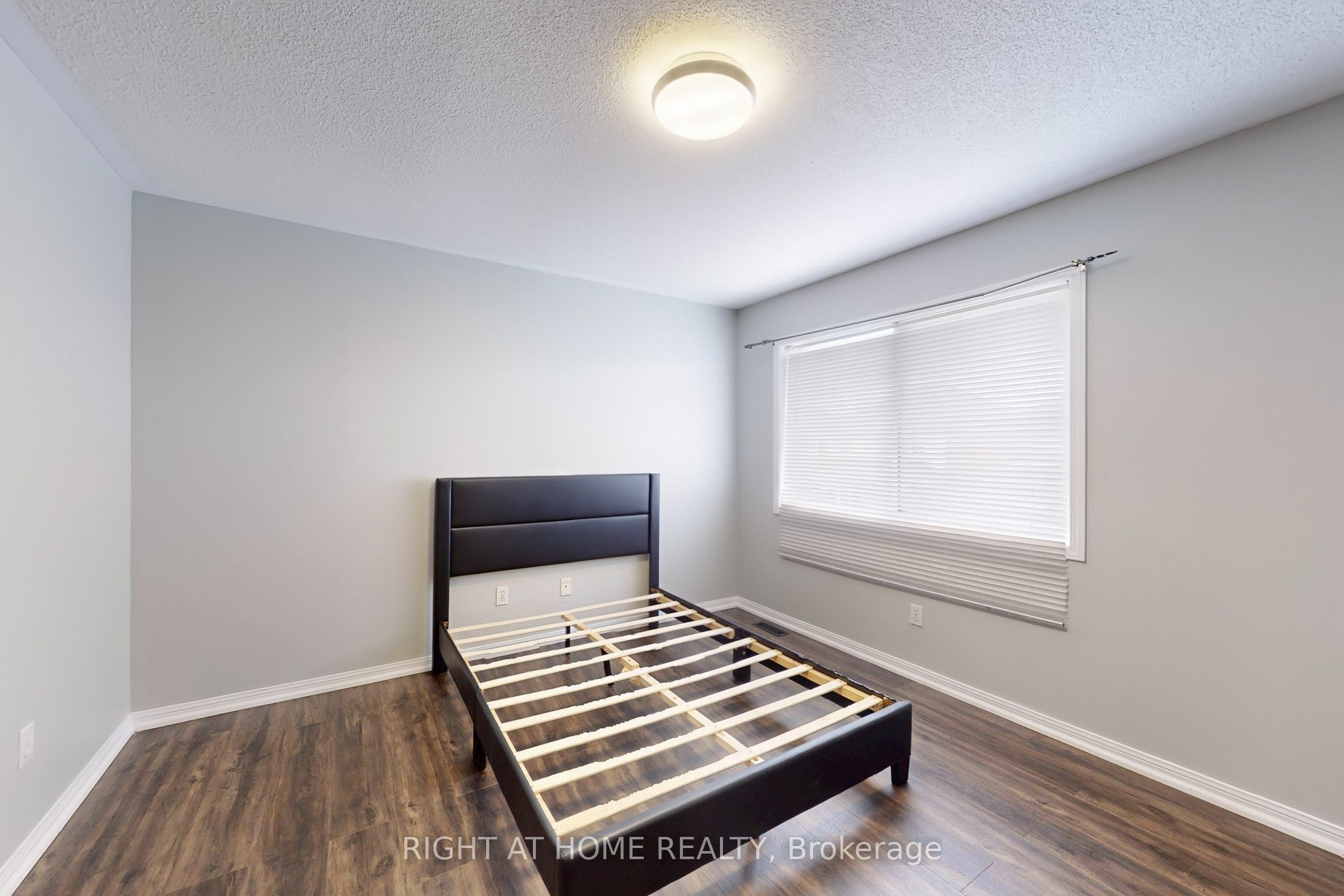 21 Dunlop Court Property Photo 25