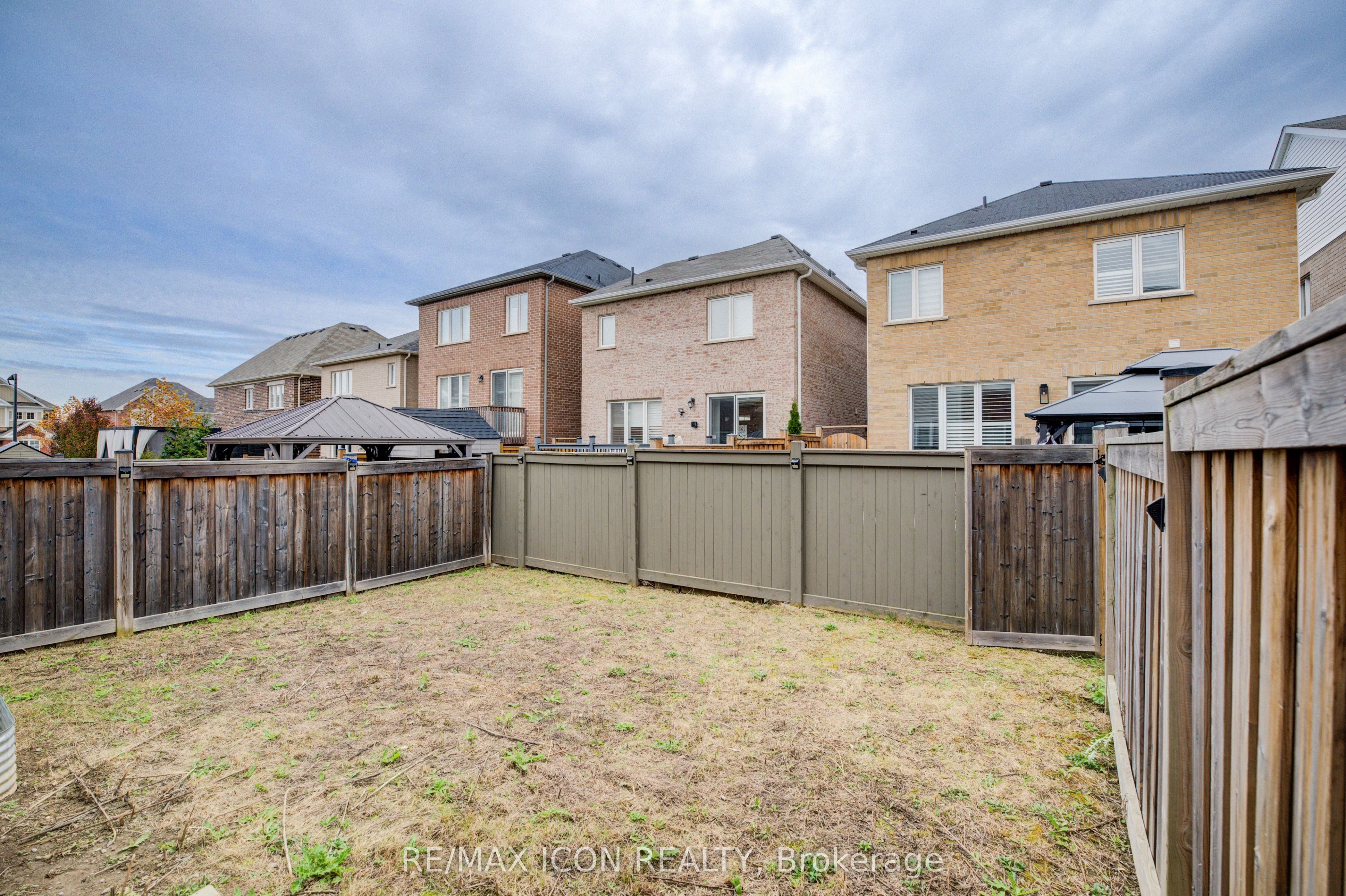 302 Jean Landing Property Photo 40