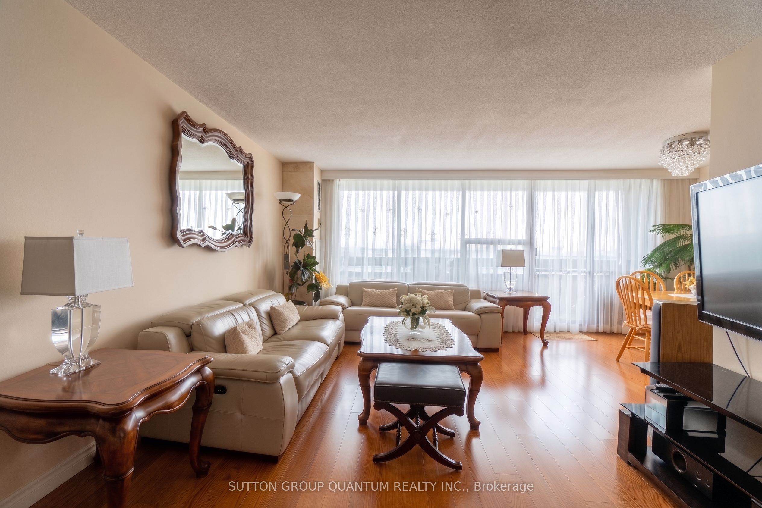 11 Wincott Drive 1810 Property Photo 4