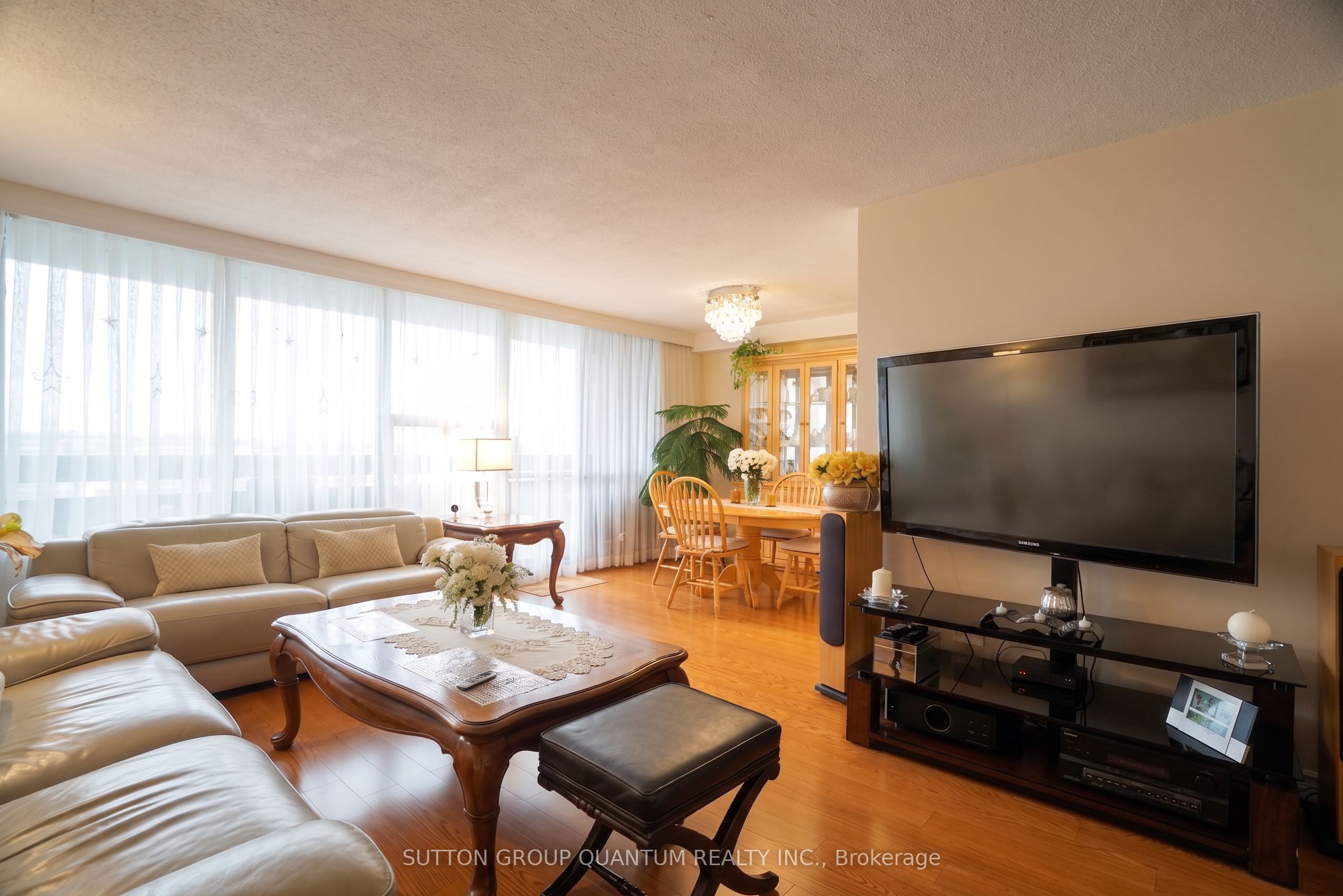 11 Wincott Drive 1810 Property Photo 5
