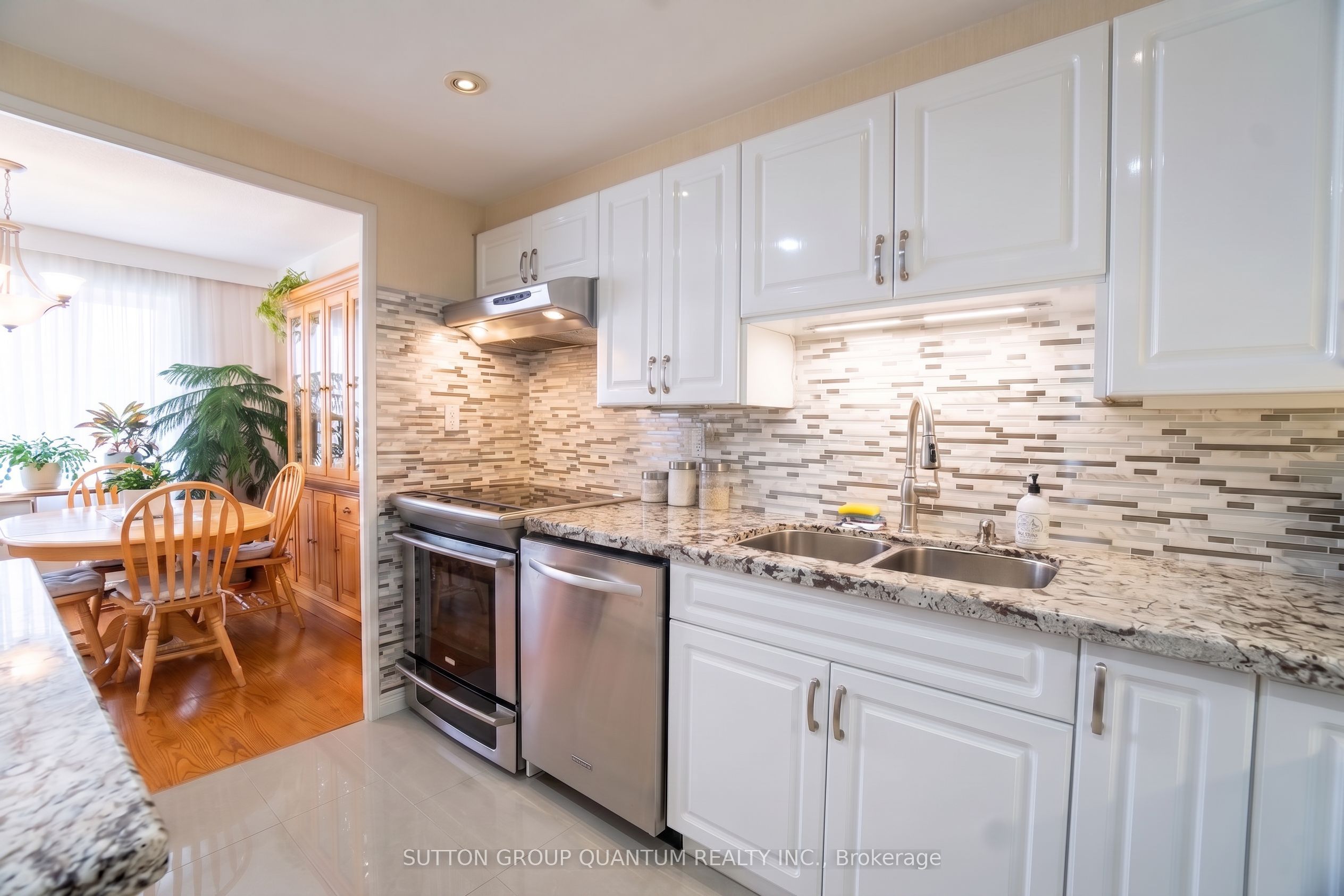 11 Wincott Drive 1810 Property Photo 14