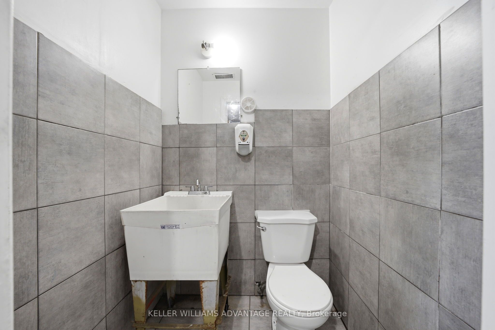 20 Jenet Avenue Property Photo 11