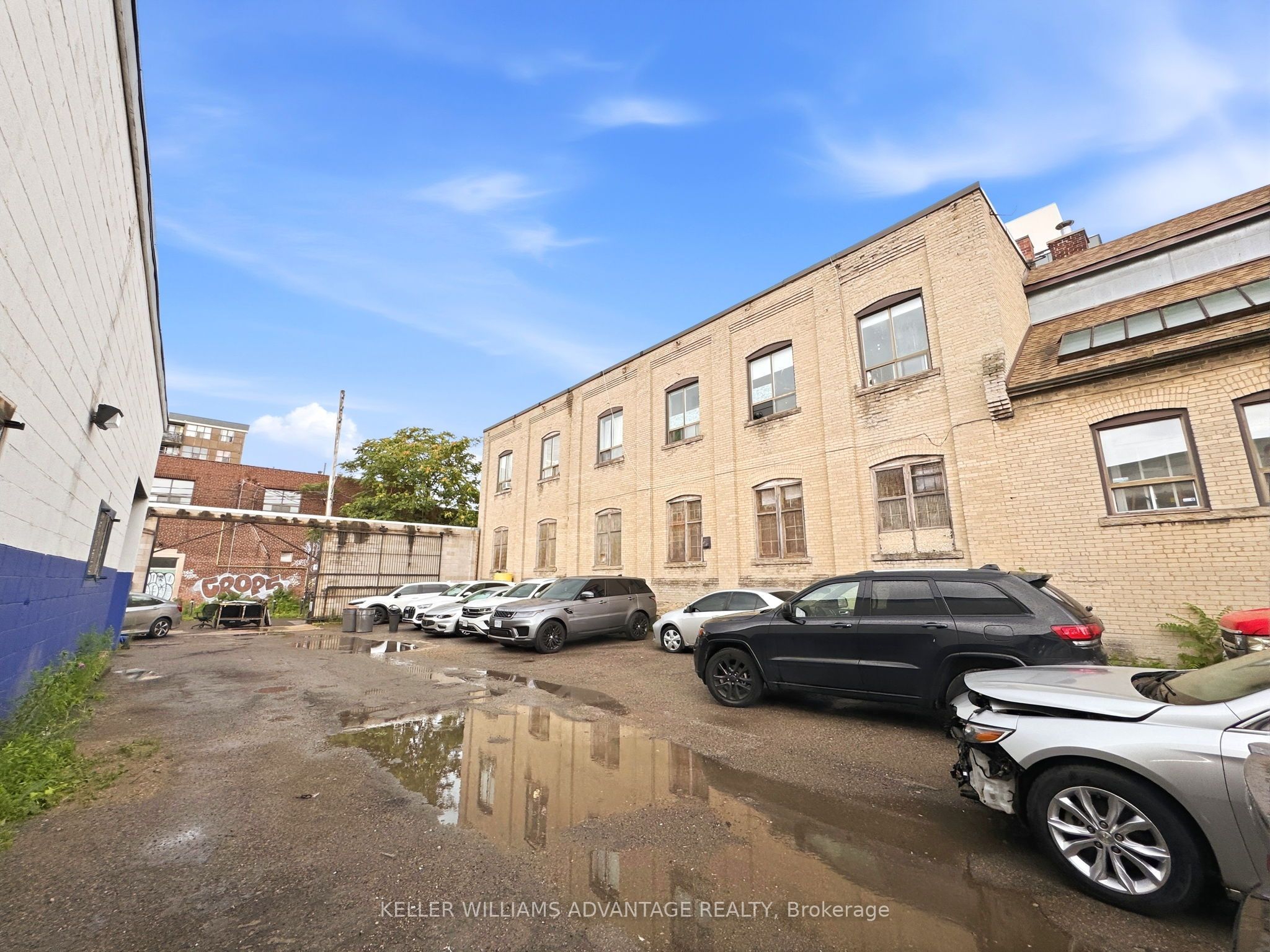 20 Jenet Avenue Property Photo 28