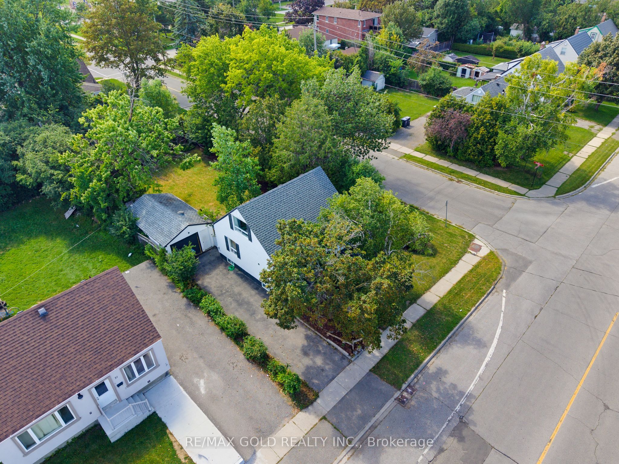 23 Pleasantview Avenue Property Photo 2
