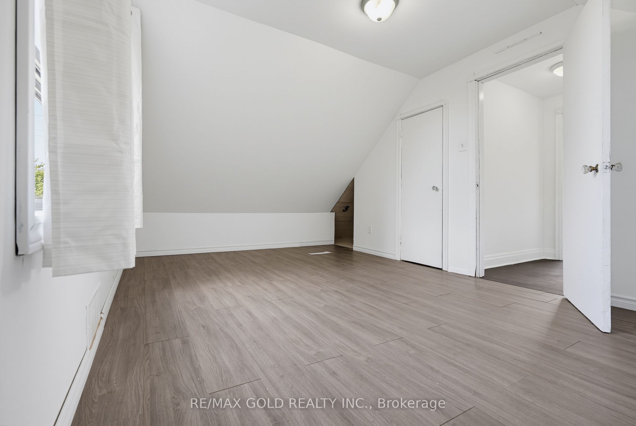 23 Pleasantview Avenue Property Photo 16