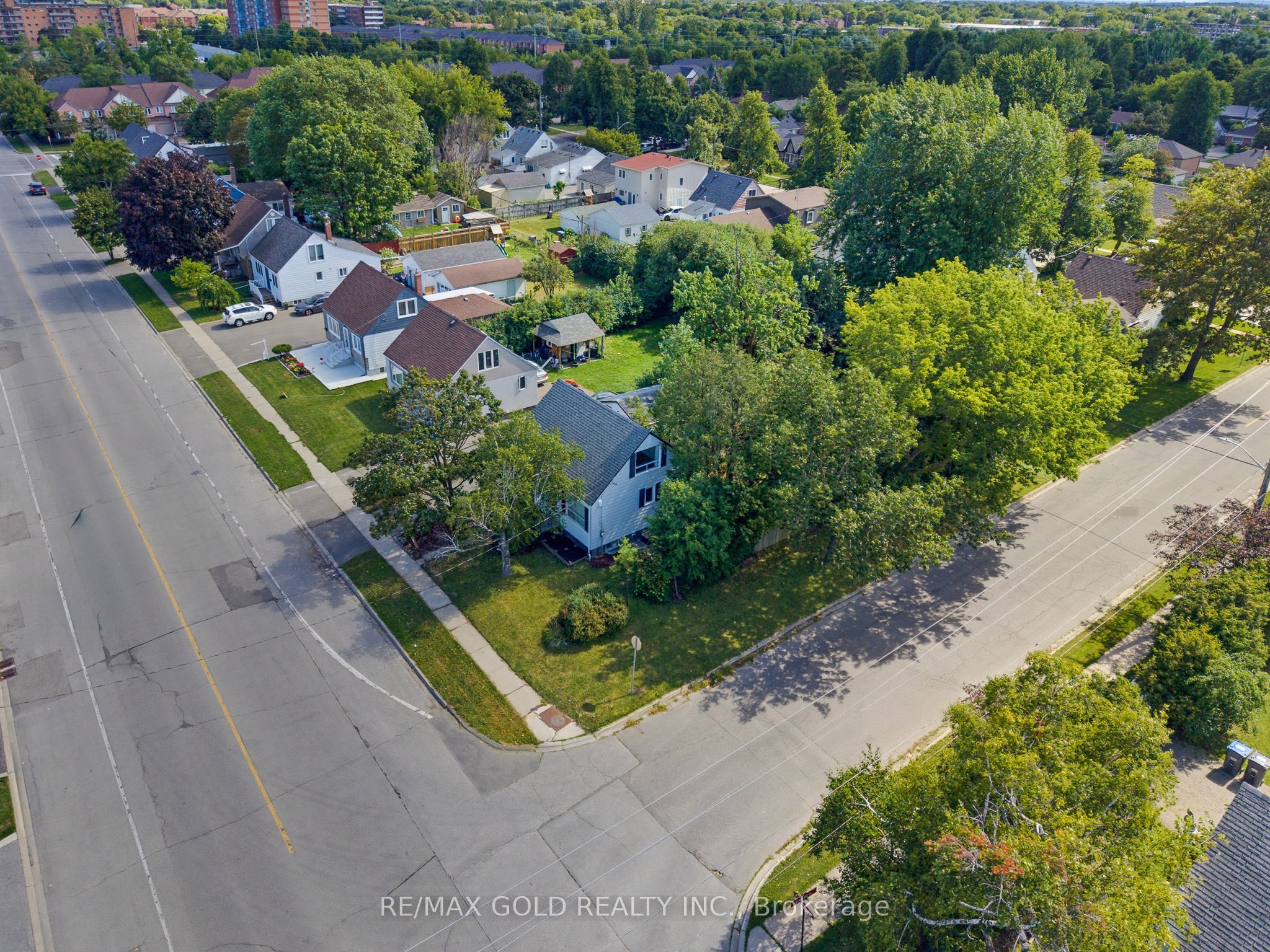 23 Pleasantview Avenue Property Photo 24