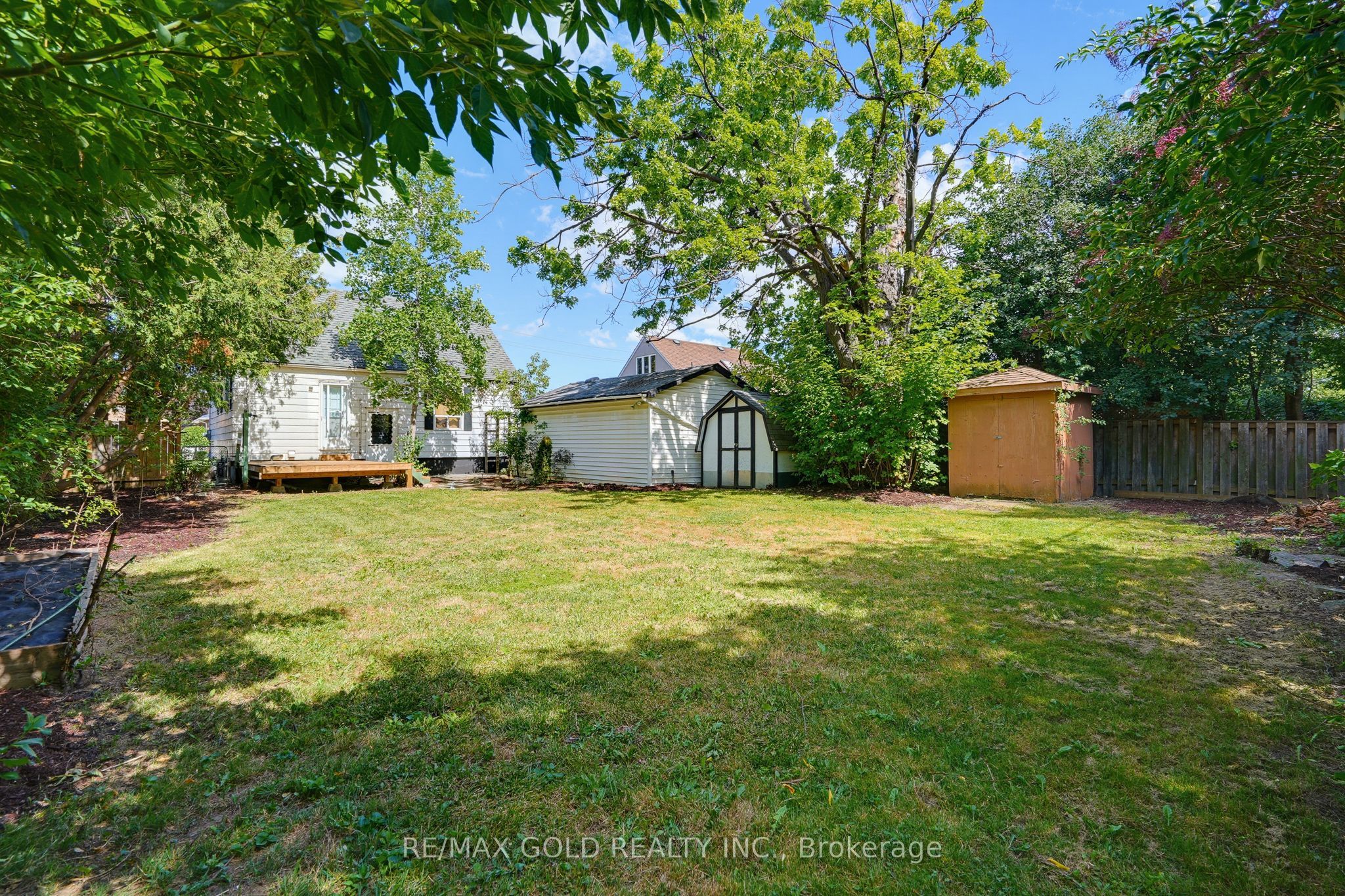 23 Pleasantview Avenue Property Photo 28
