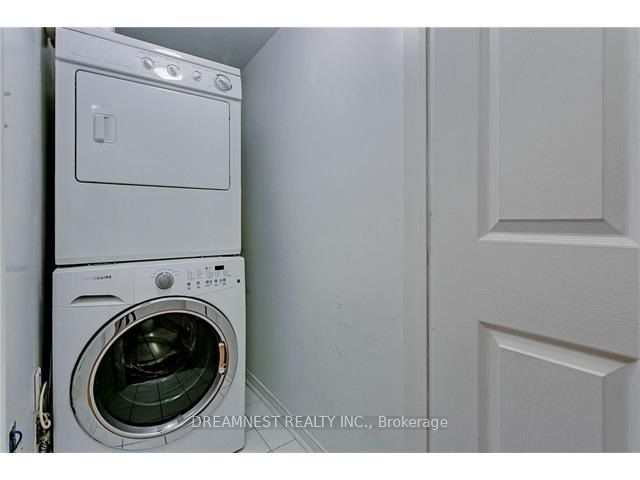 4975 Southampton Drive 307 Property Photo 5