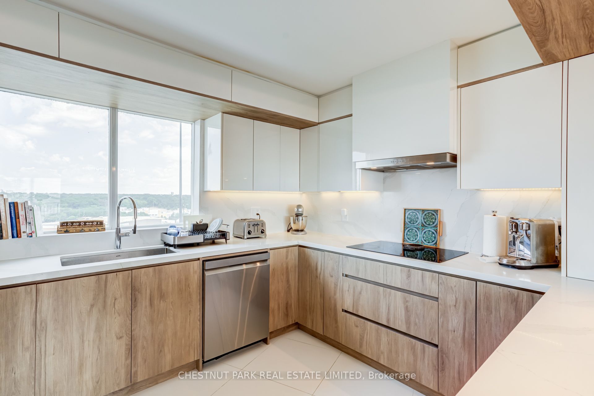 2111 Lake Shore Boulevard W 1208 Property Photo 14