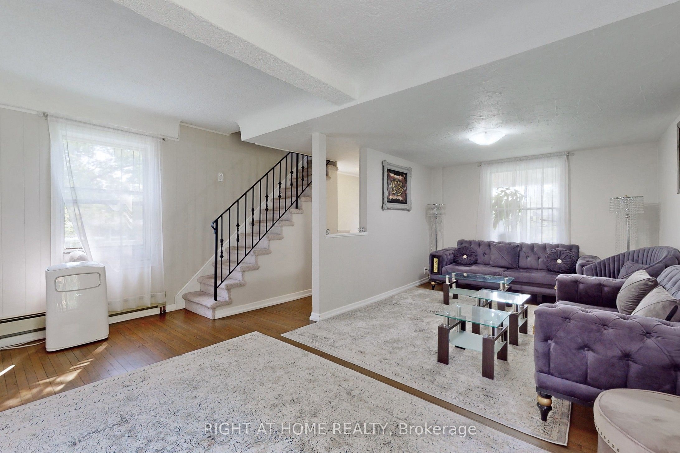 1 Edgebrook Drive Property Photo 6