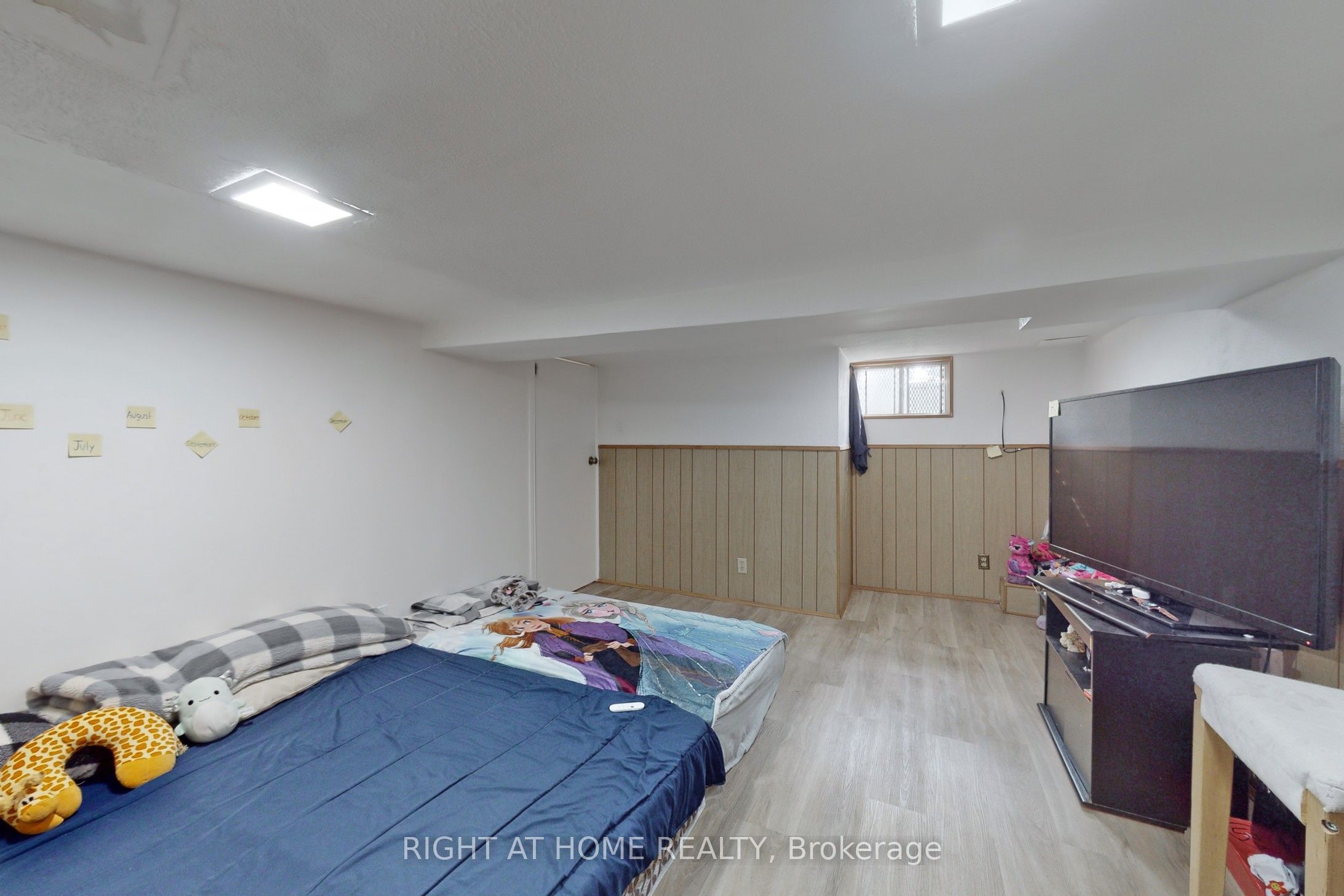 1 Edgebrook Drive Property Photo 25