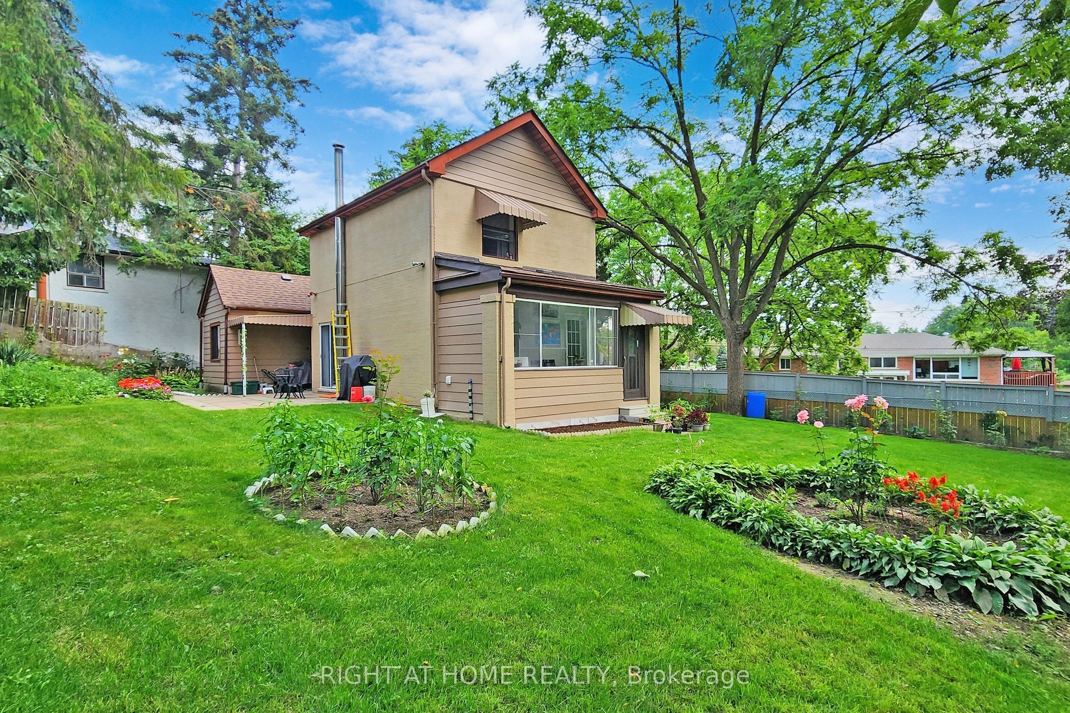 1 Edgebrook Drive Property Photo 27