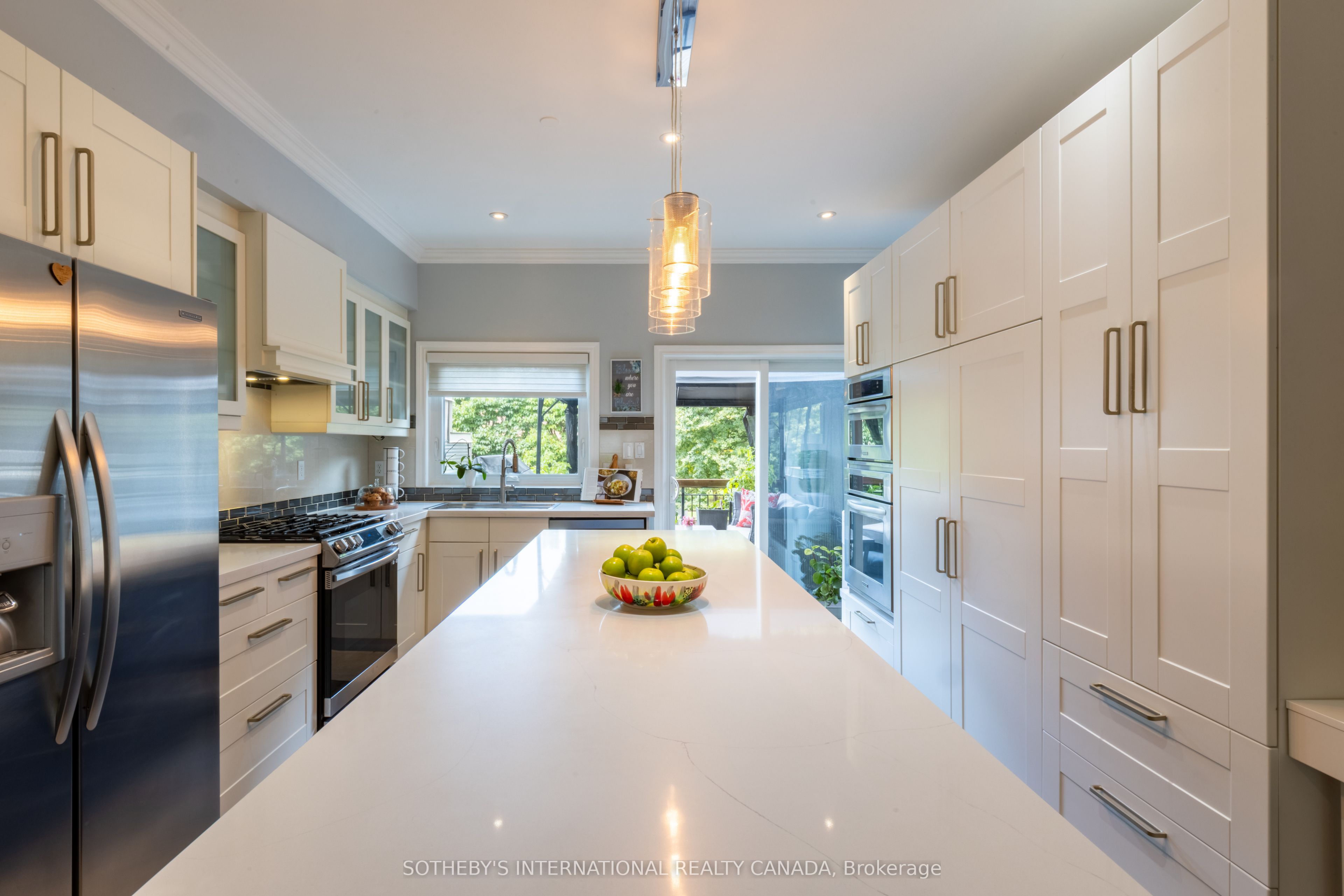 960a The Queensway Property Photo 11