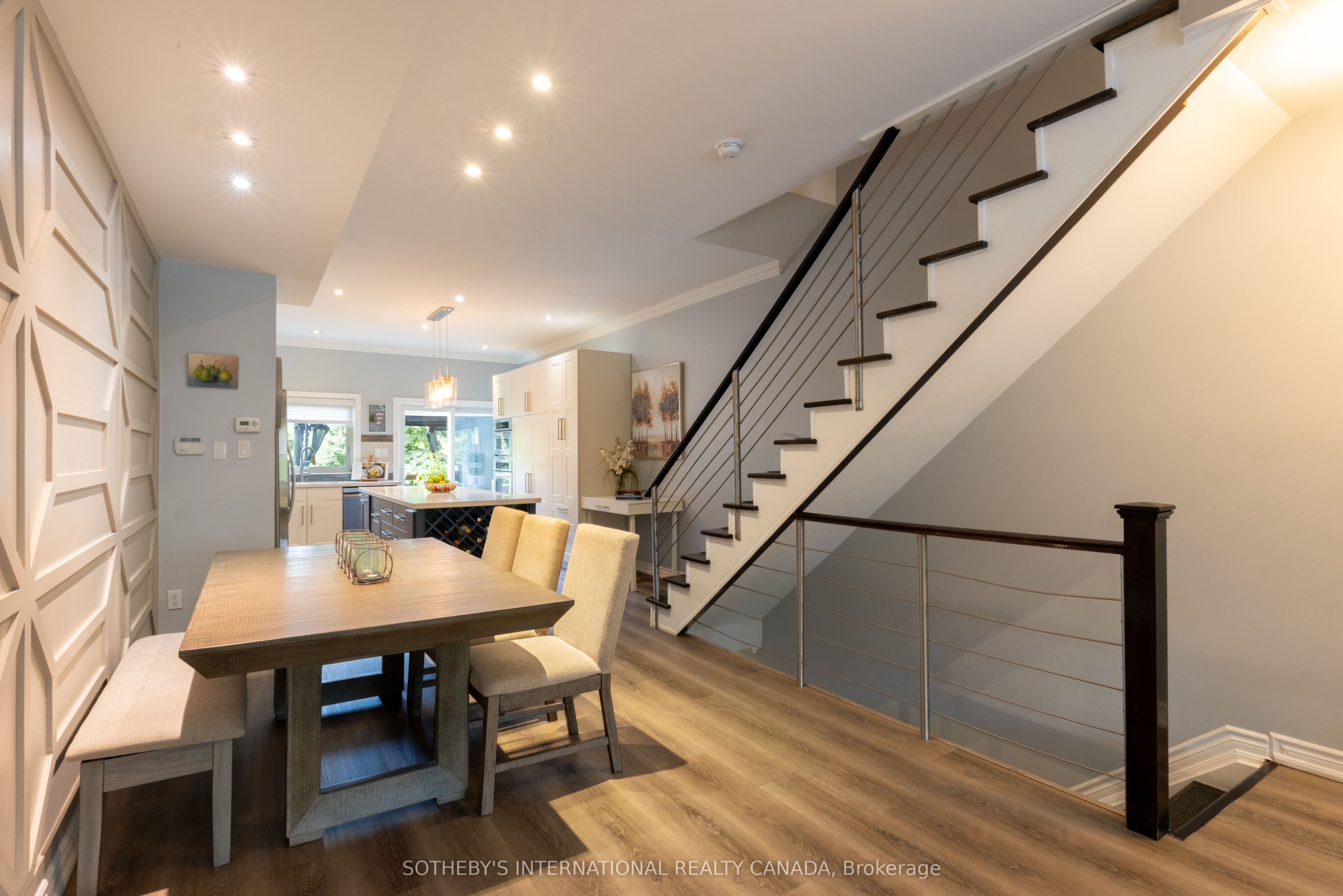 960a The Queensway Property Photo 13