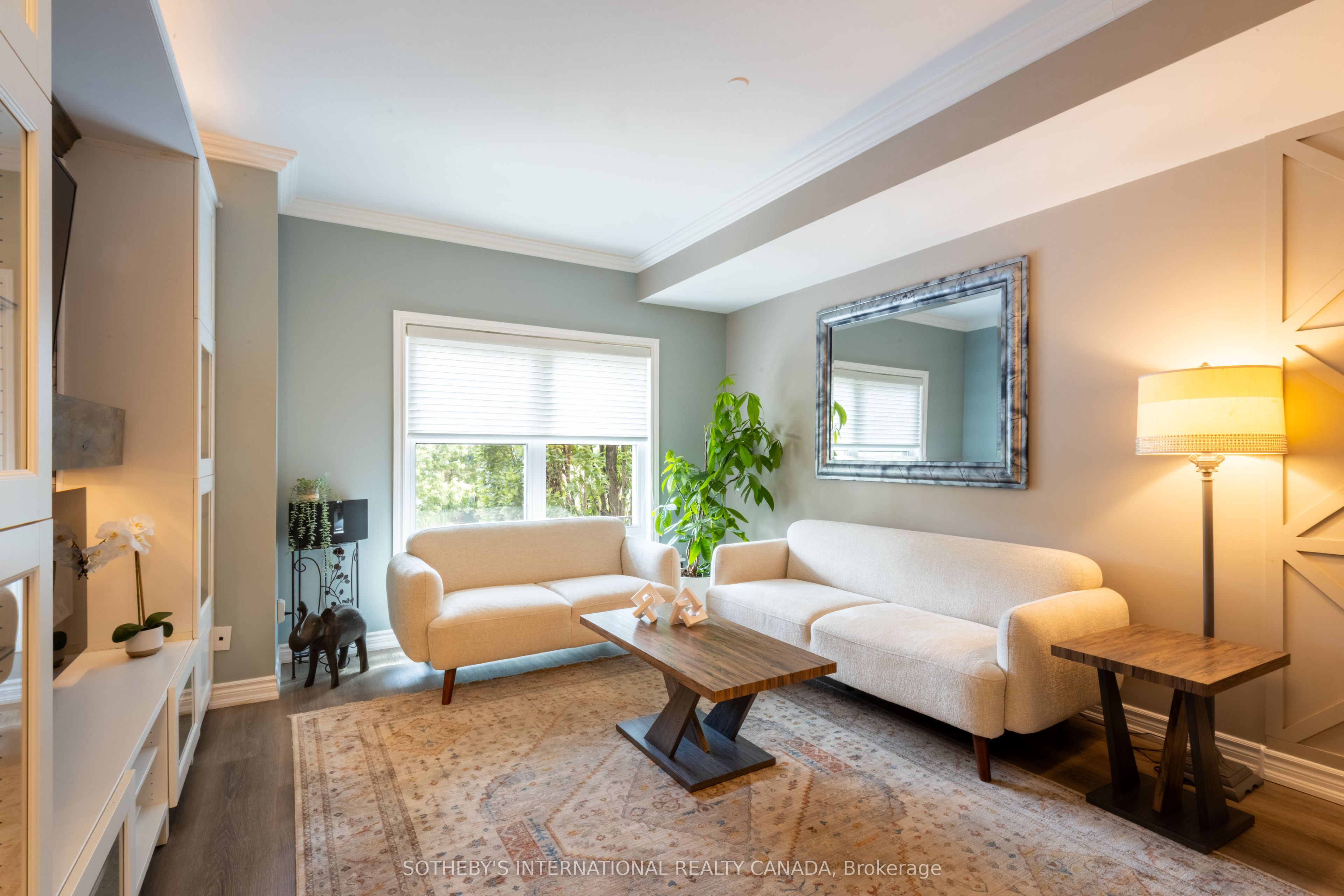 960a The Queensway Property Photo 14