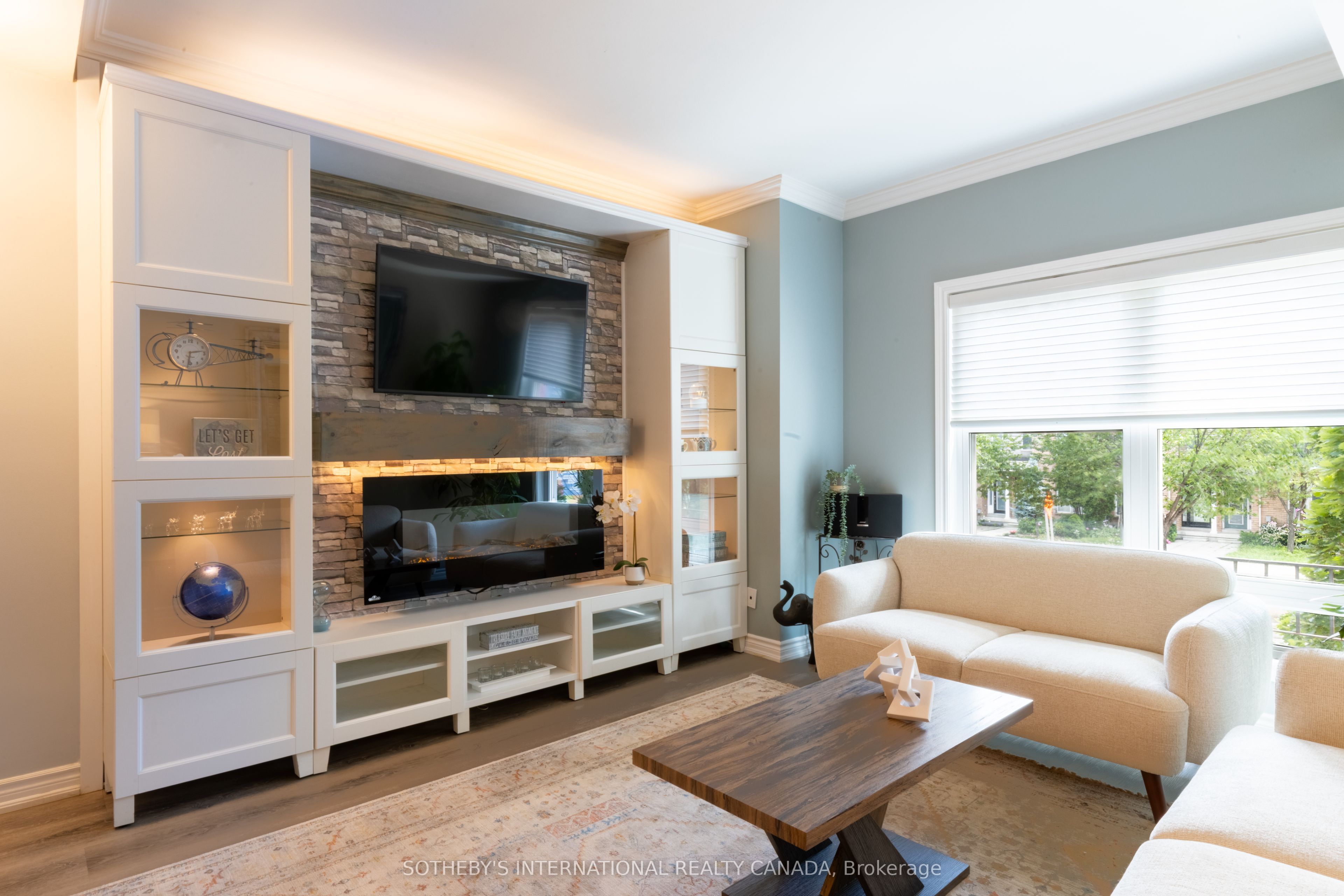 960a The Queensway Property Photo 15