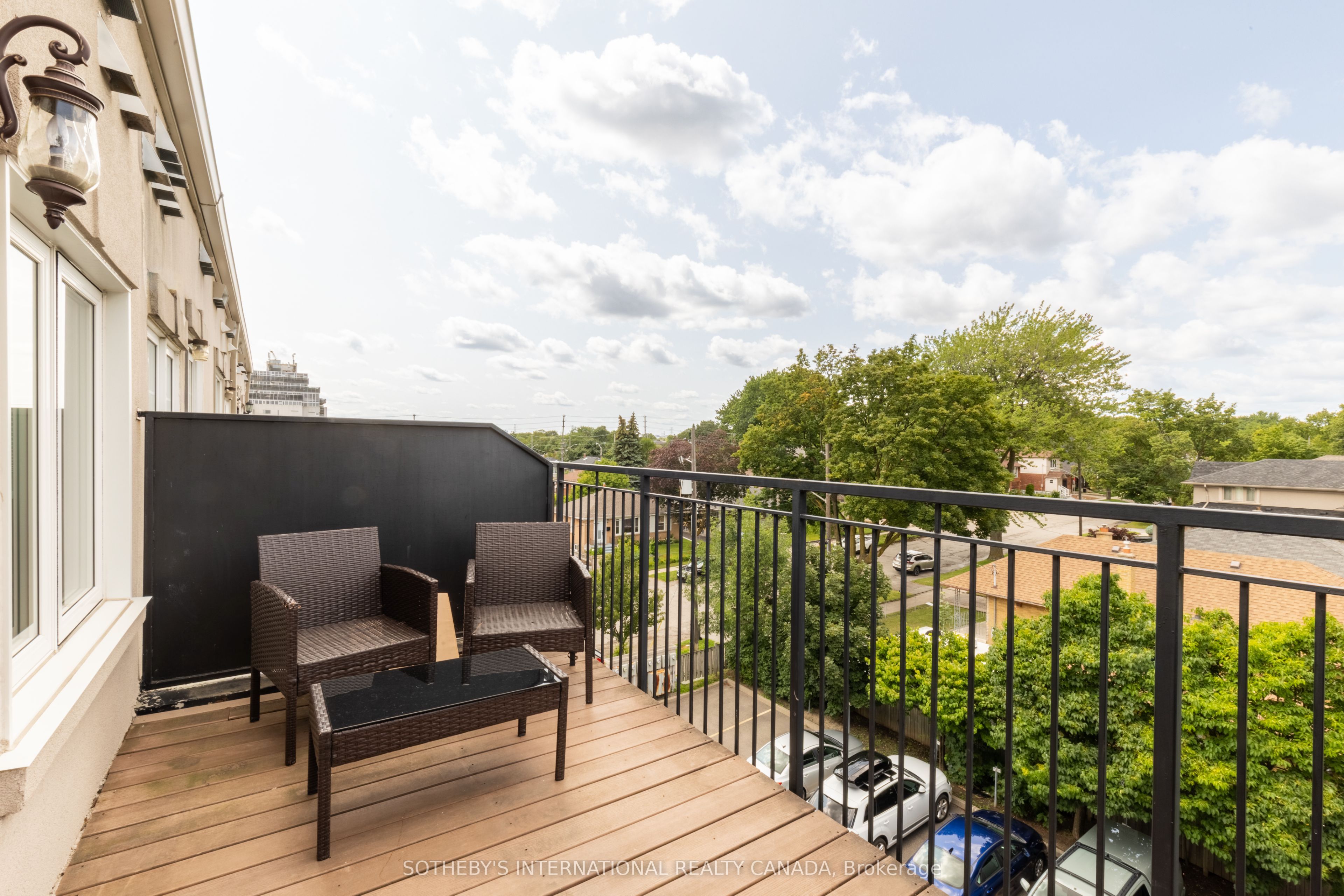 960a The Queensway Property Photo 23
