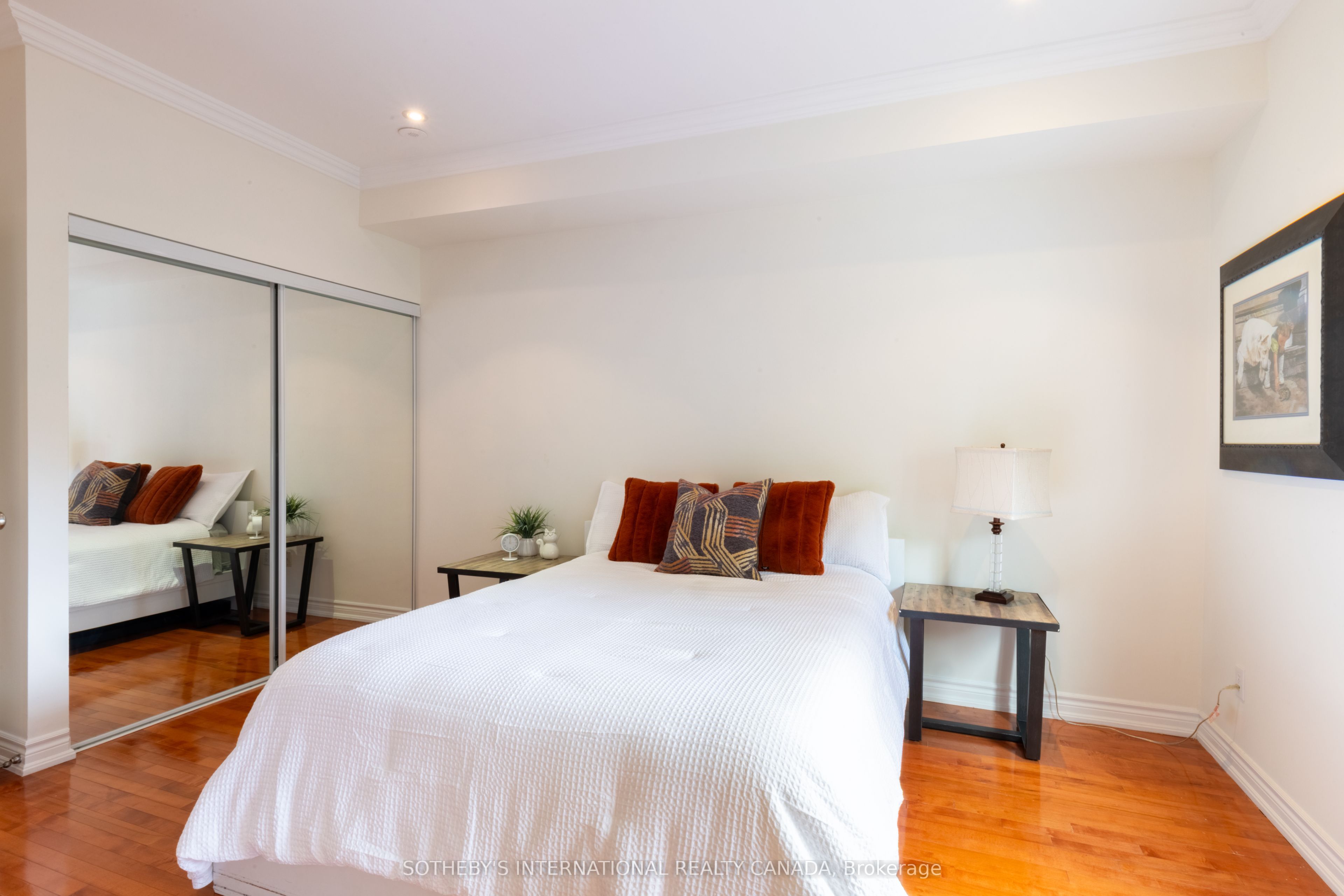 960a The Queensway Property Photo 29