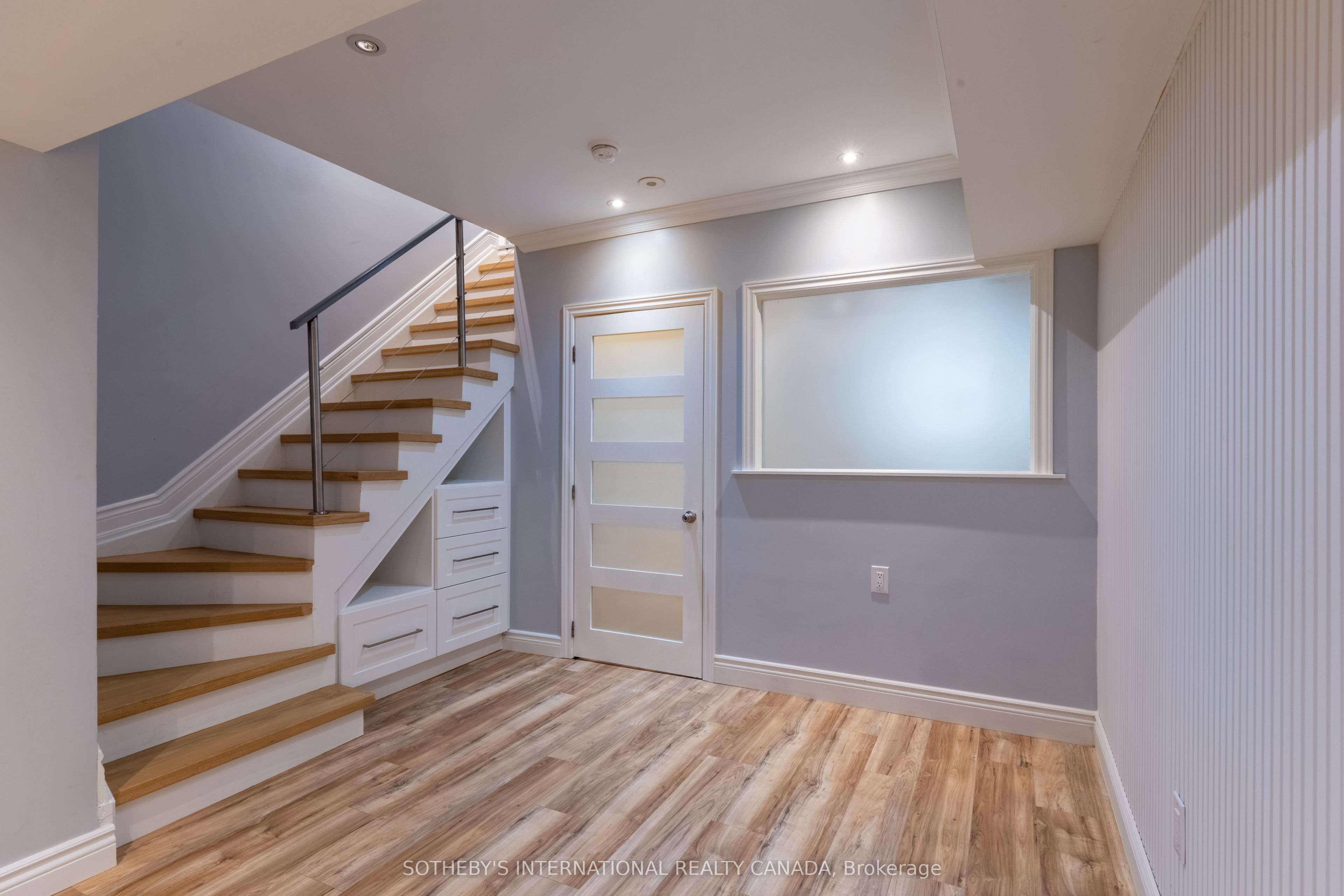 960a The Queensway Property Photo 34