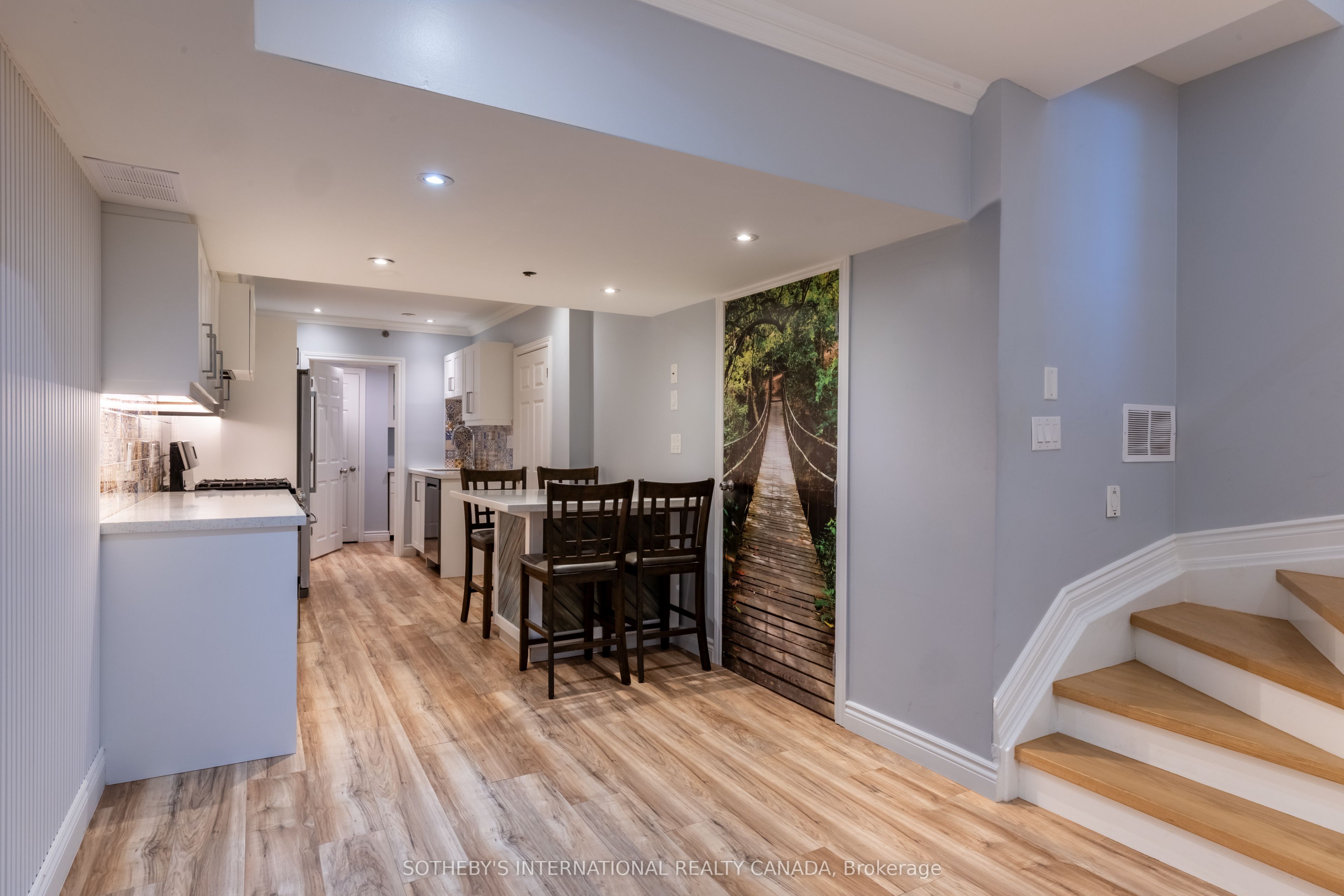 960a The Queensway Property Photo 36