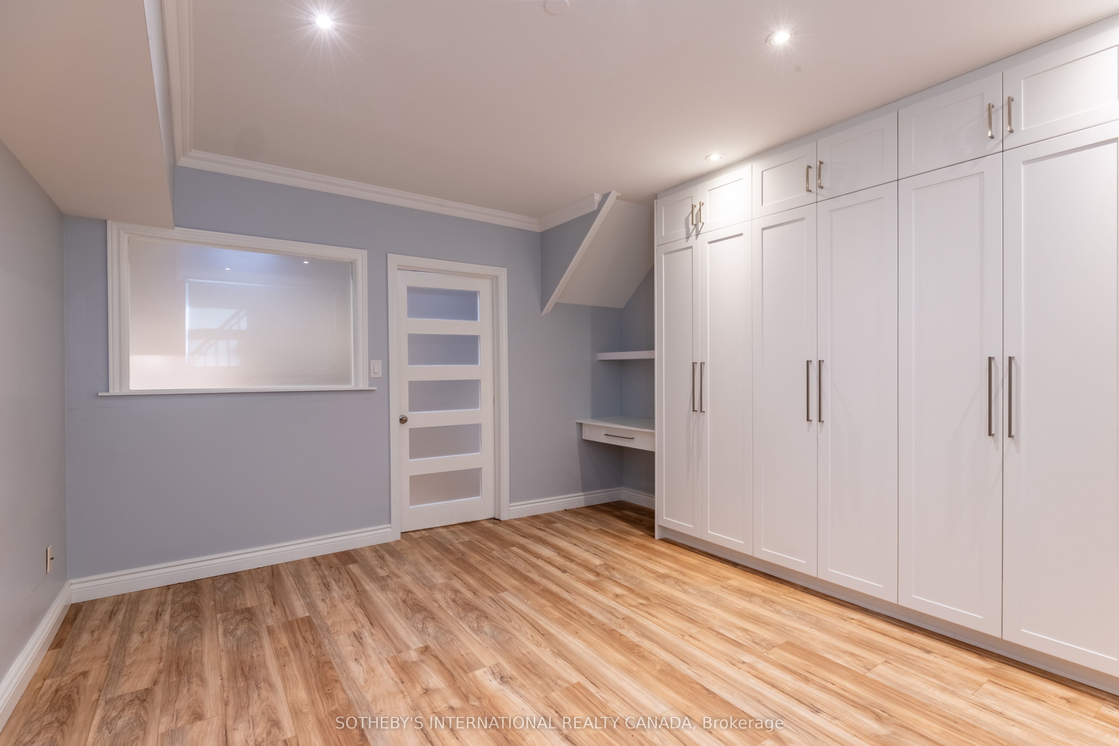 960a The Queensway Property Photo 38