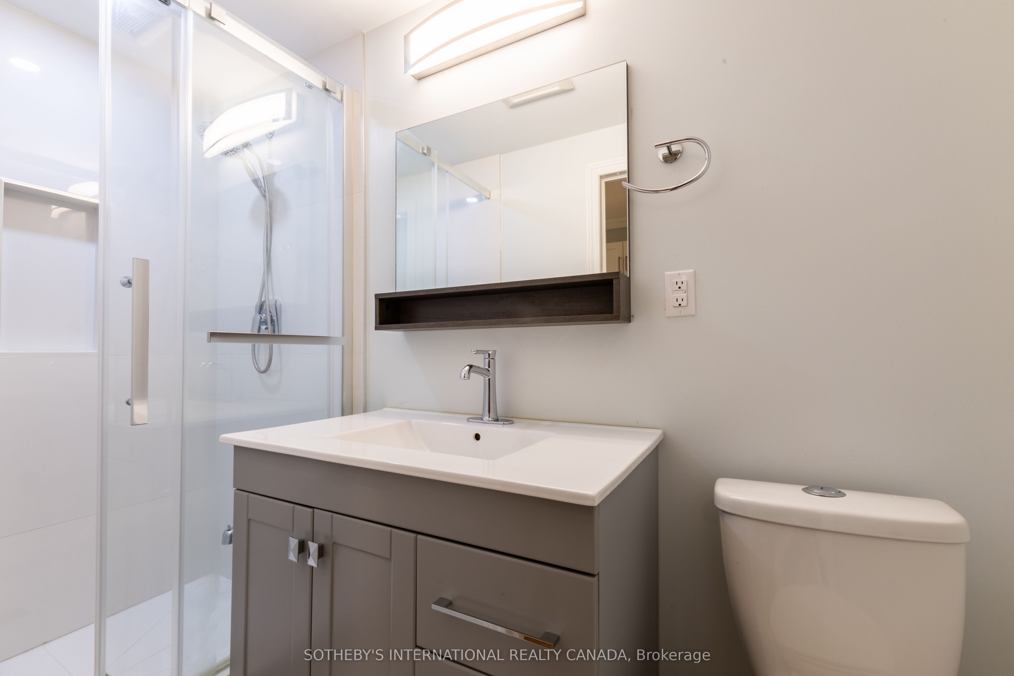 960a The Queensway Property Photo 43