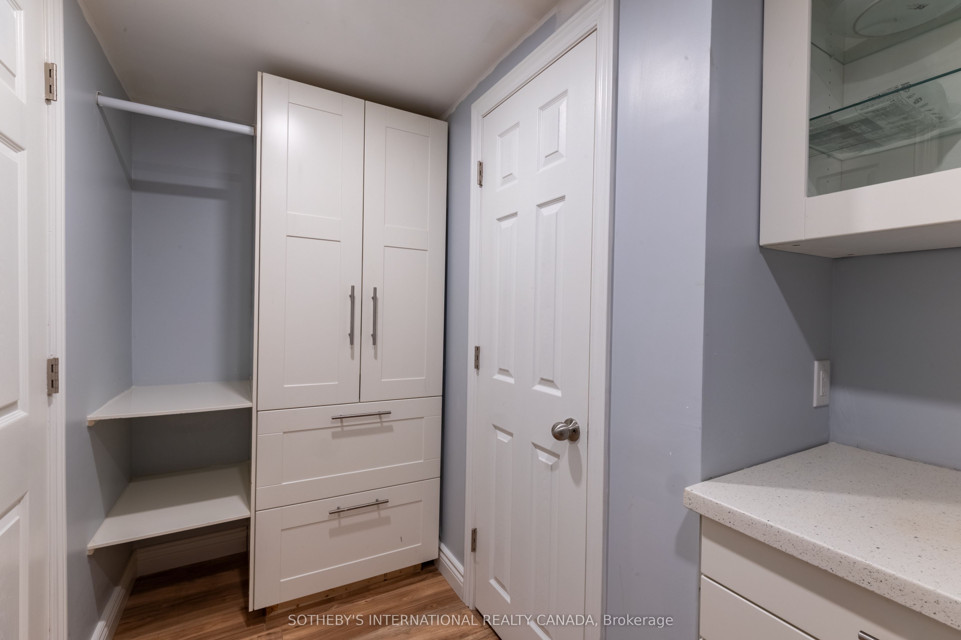 960a The Queensway Property Photo 45