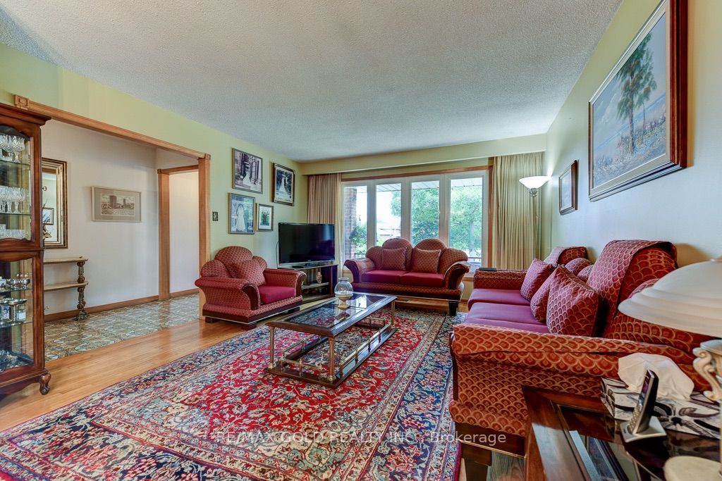 70 Malcolm Crescent Property Photo 6