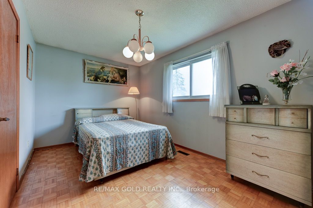 70 Malcolm Crescent Property Photo 19