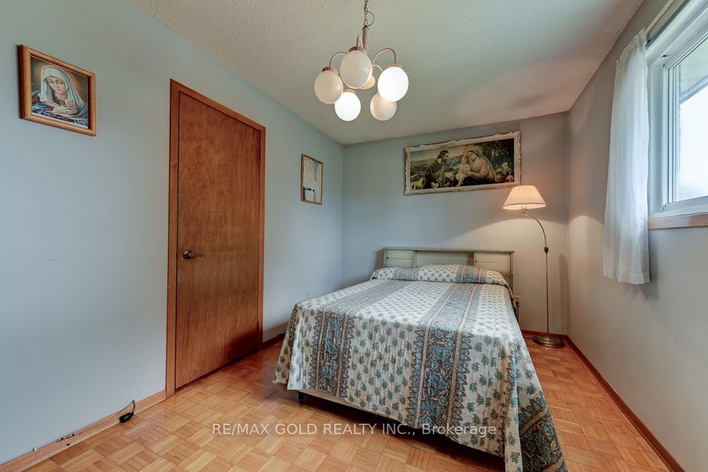 70 Malcolm Crescent Property Photo 20