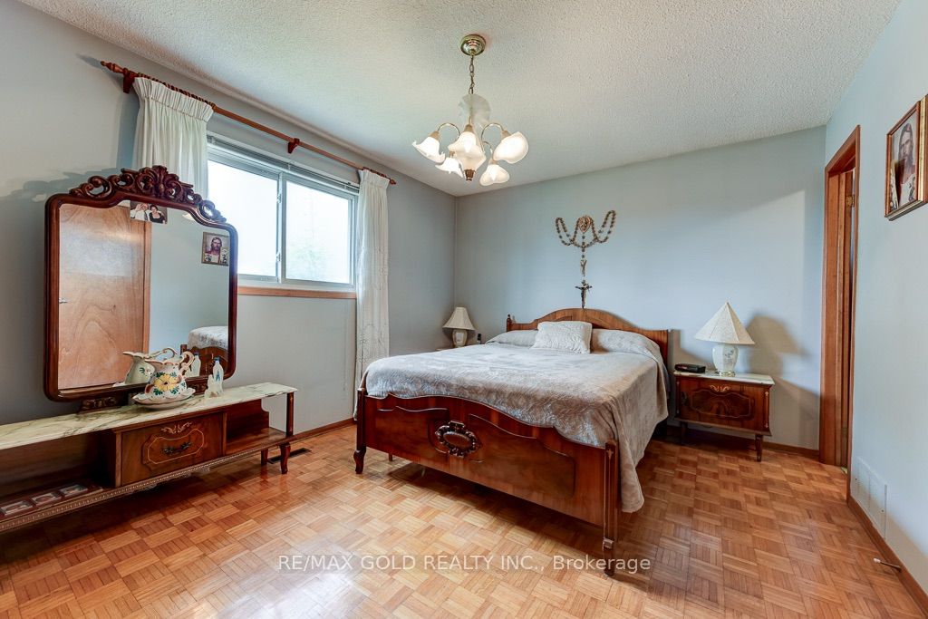 70 Malcolm Crescent Property Photo 21