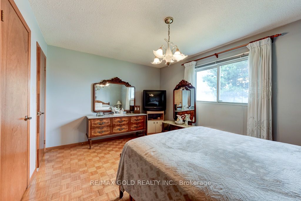 70 Malcolm Crescent Property Photo 23