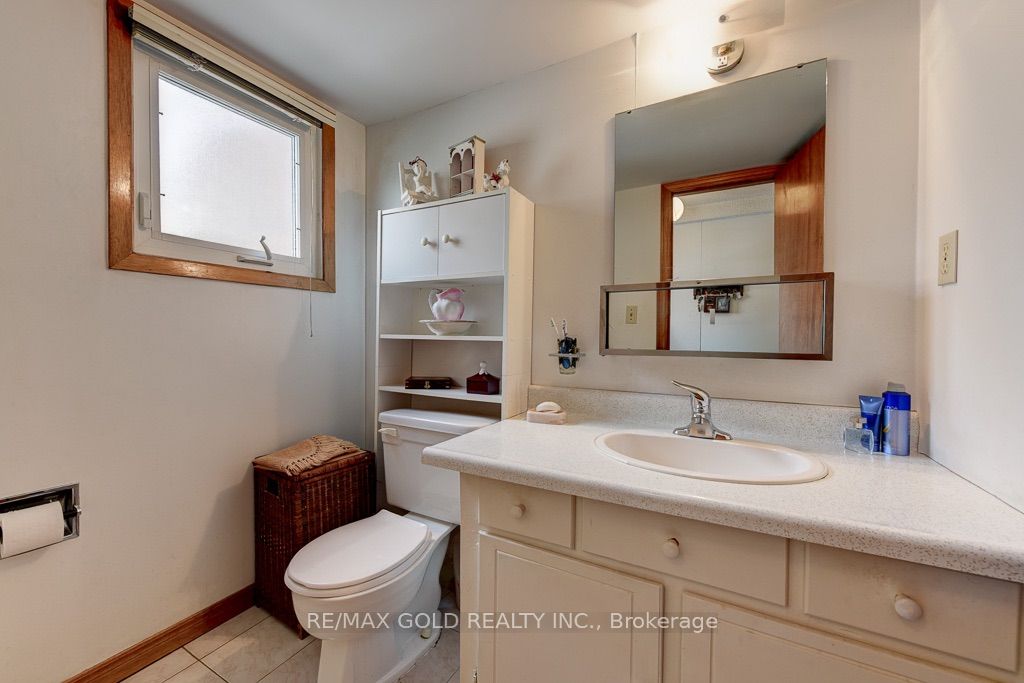 70 Malcolm Crescent Property Photo 33