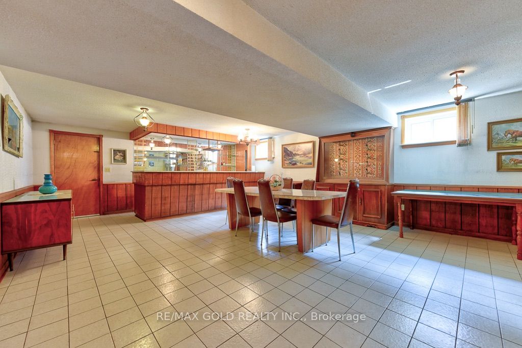 70 Malcolm Crescent Property Photo 36