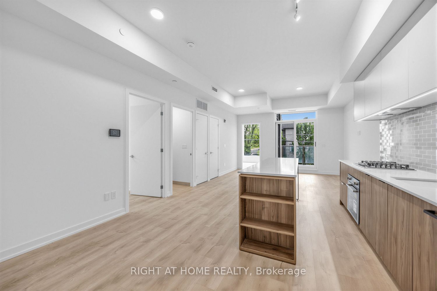 722 Marlee Avenue 207 Property Photo 2
