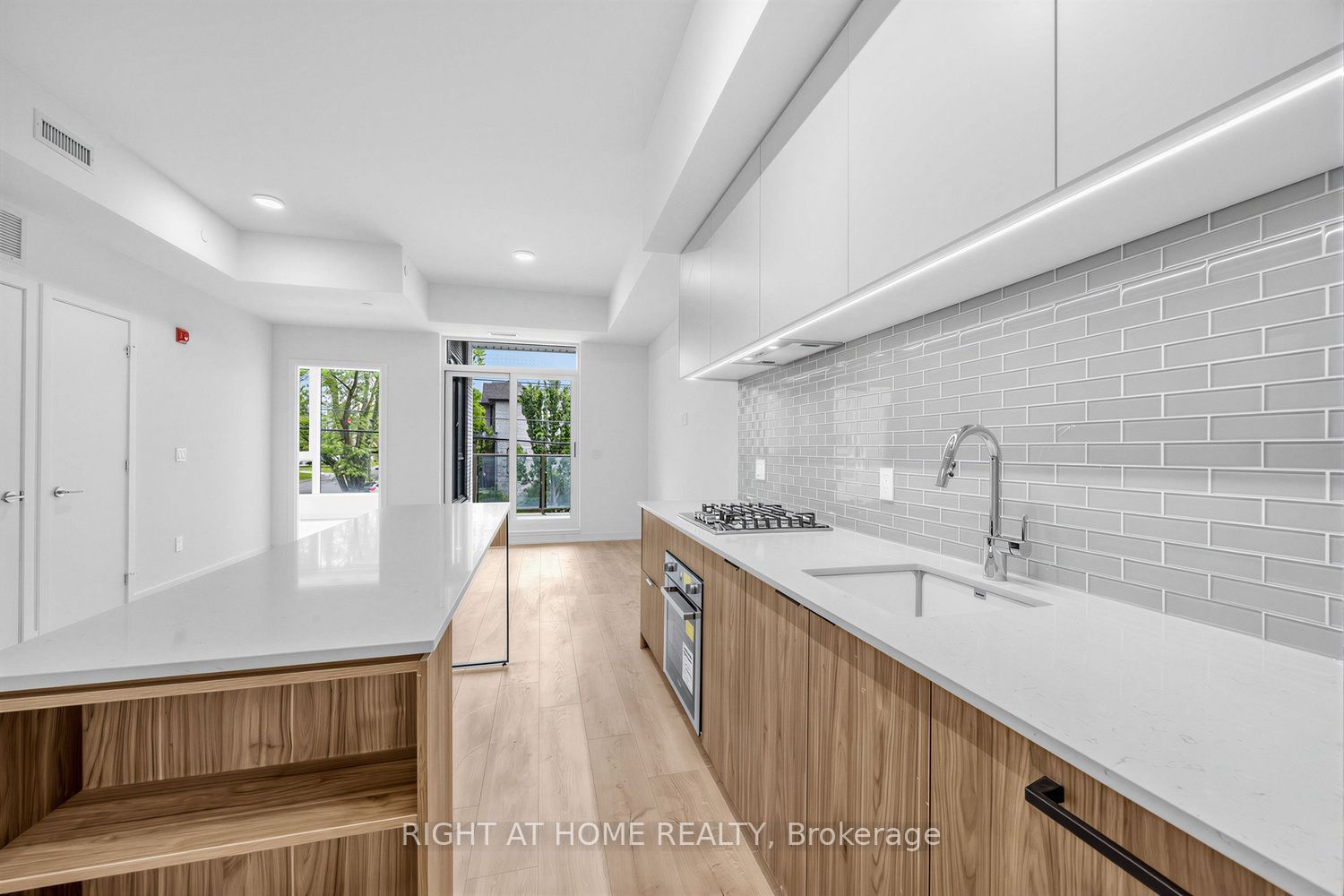 722 Marlee Avenue 207 Property Photo 4