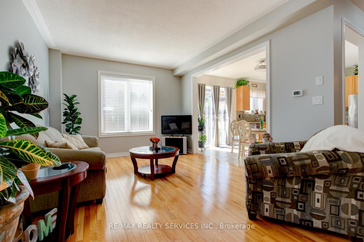 35 Hardgate Crescent Property Photo 5