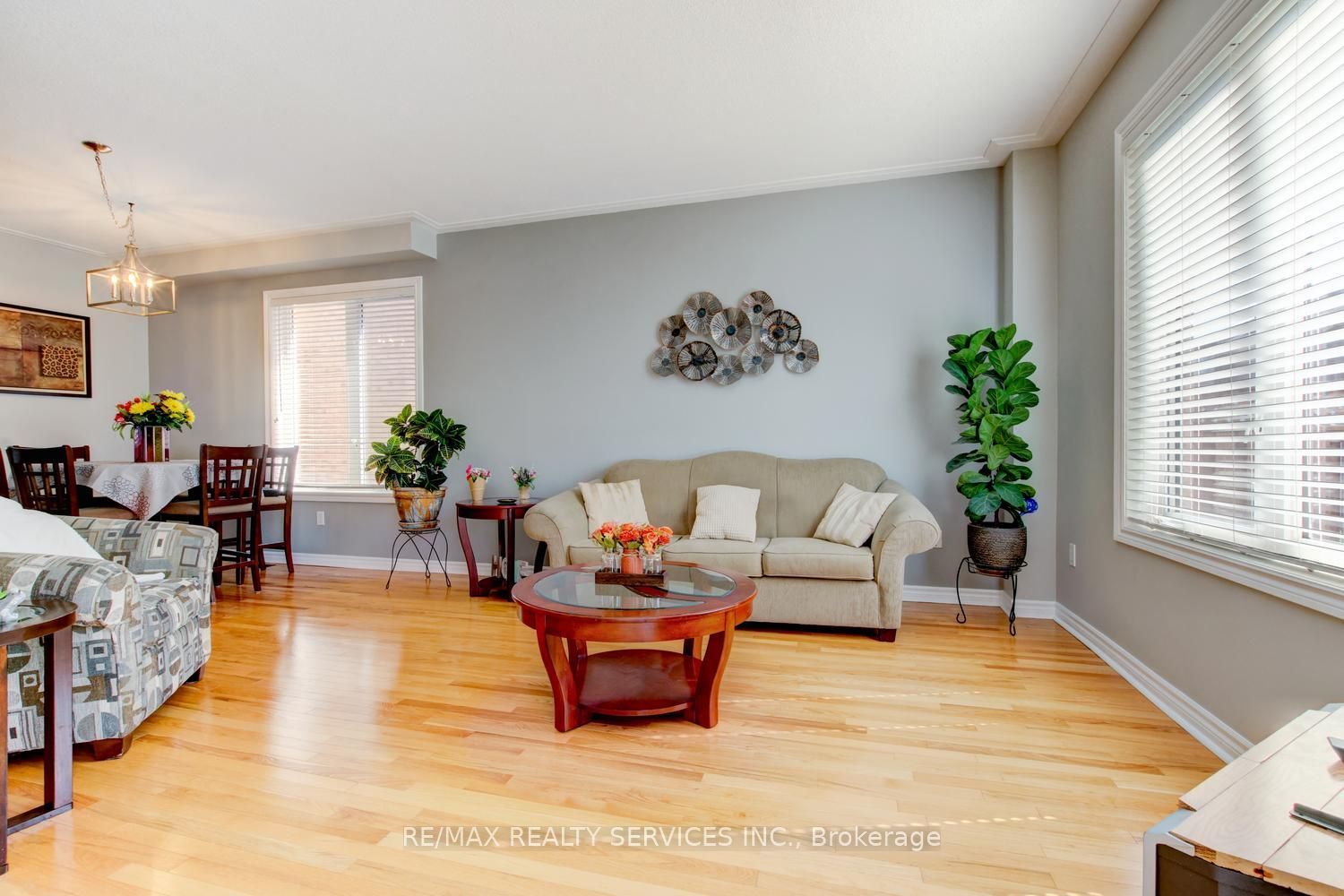 35 Hardgate Crescent Property Photo 7