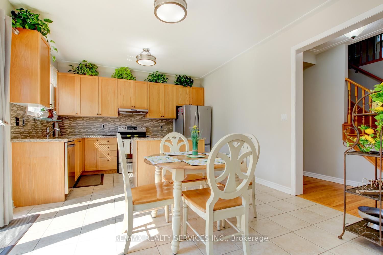 35 Hardgate Crescent Property Photo 9