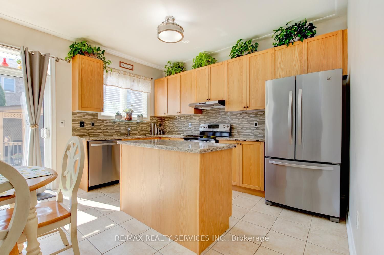 35 Hardgate Crescent Property Photo 11