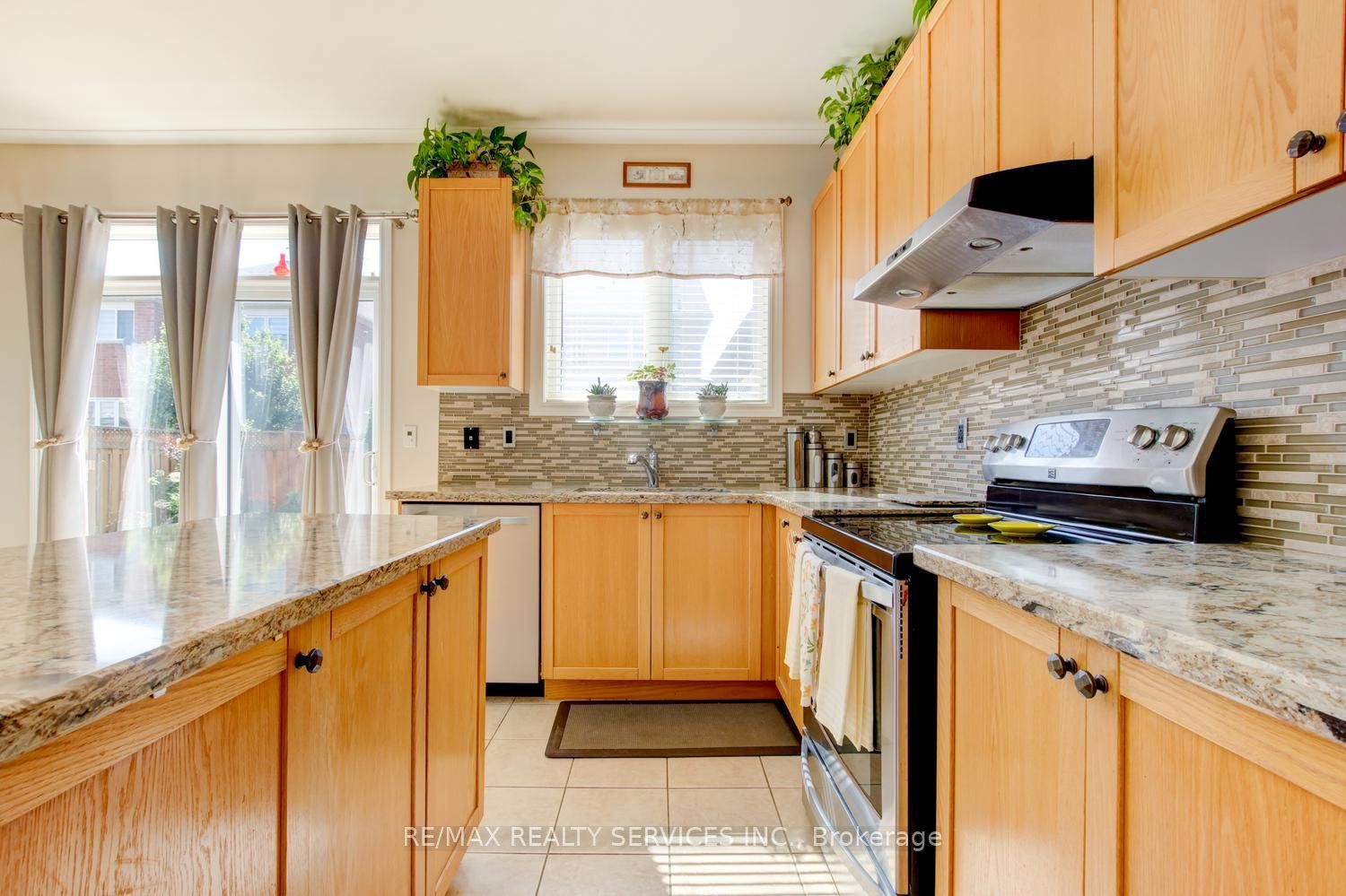 35 Hardgate Crescent Property Photo 13