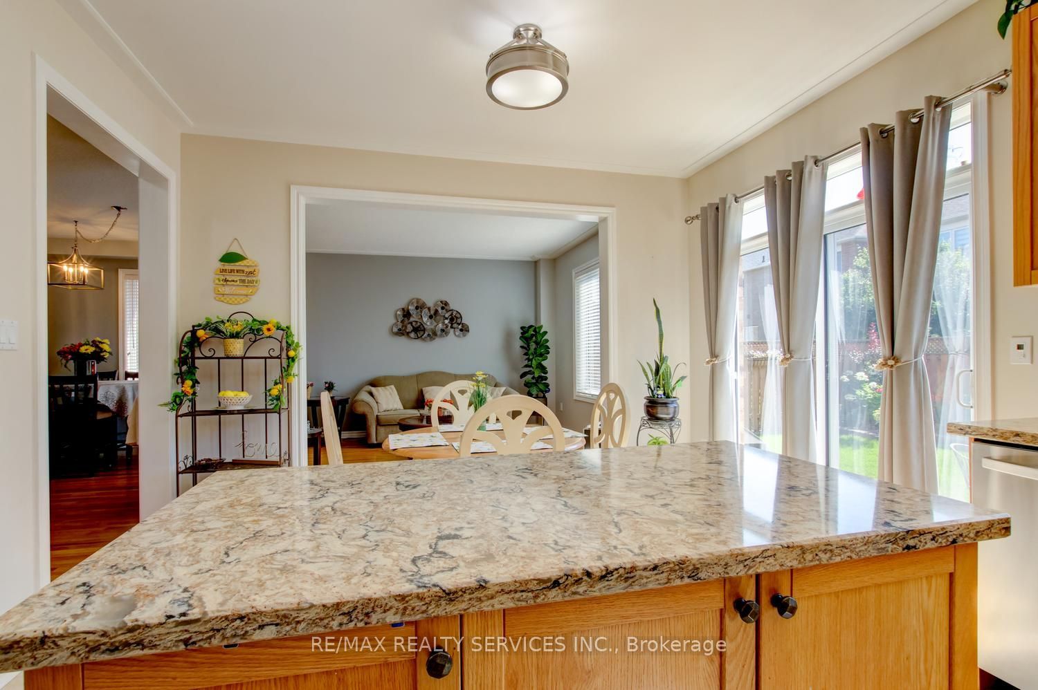 35 Hardgate Crescent Property Photo 14