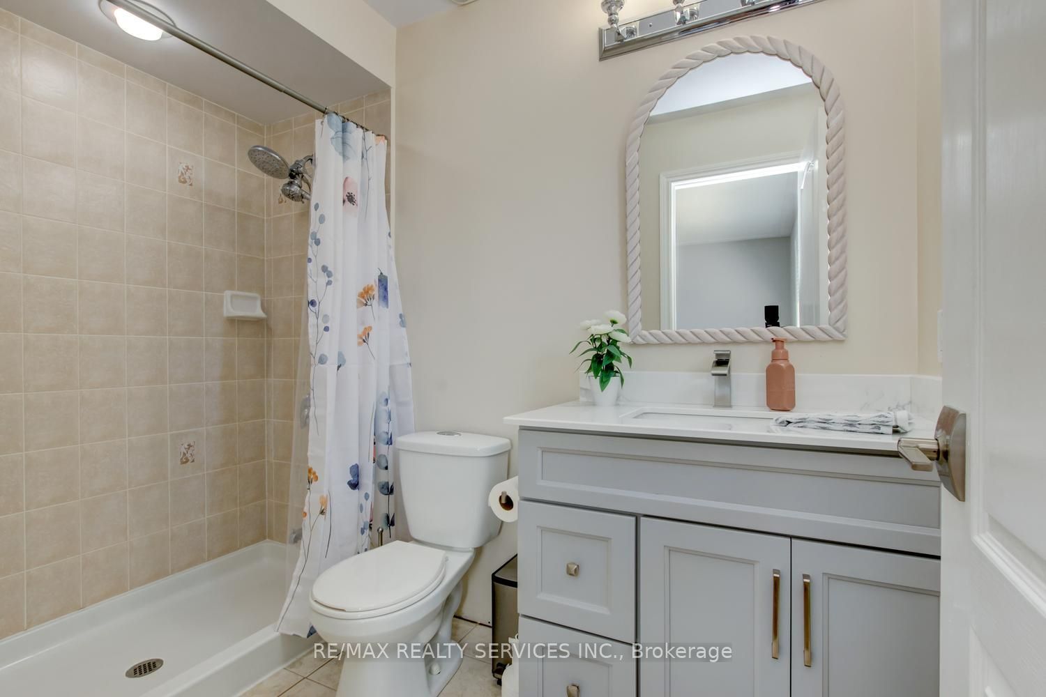 35 Hardgate Crescent Property Photo 26