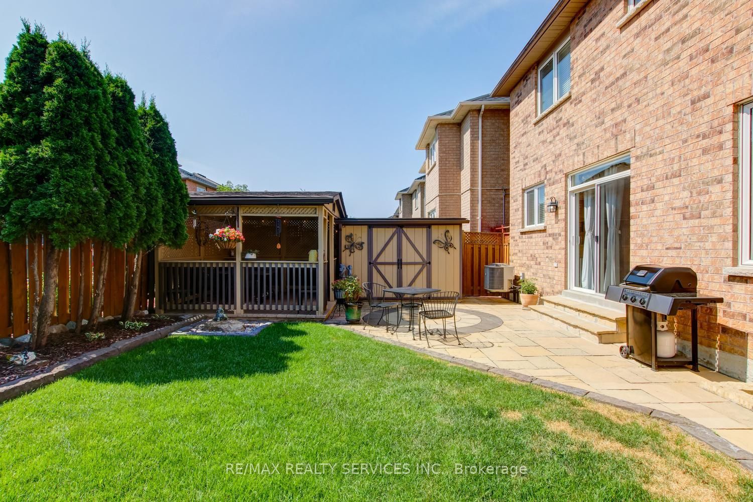 35 Hardgate Crescent Property Photo 43