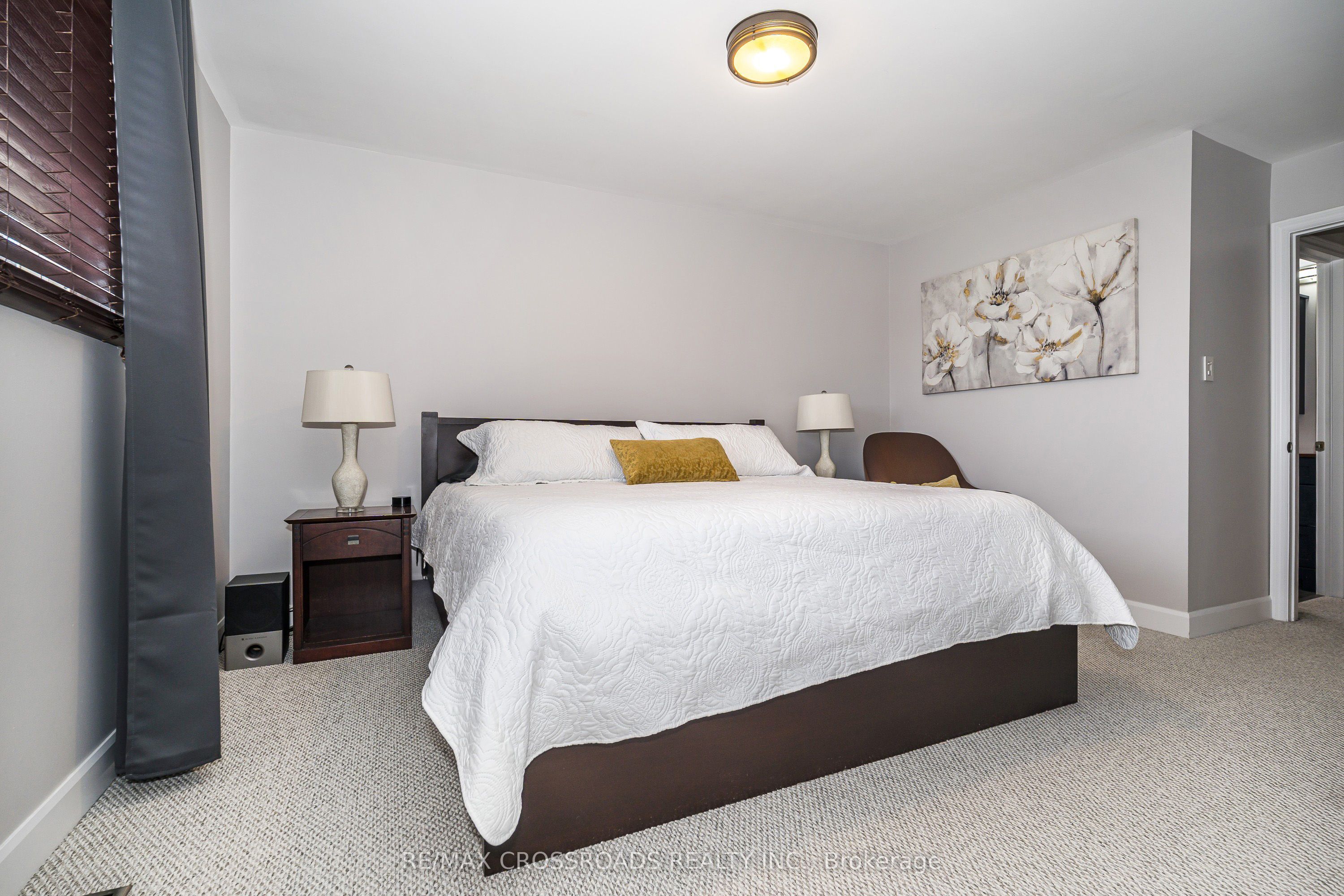 655 Dodsworth Crescent Property Photo 17