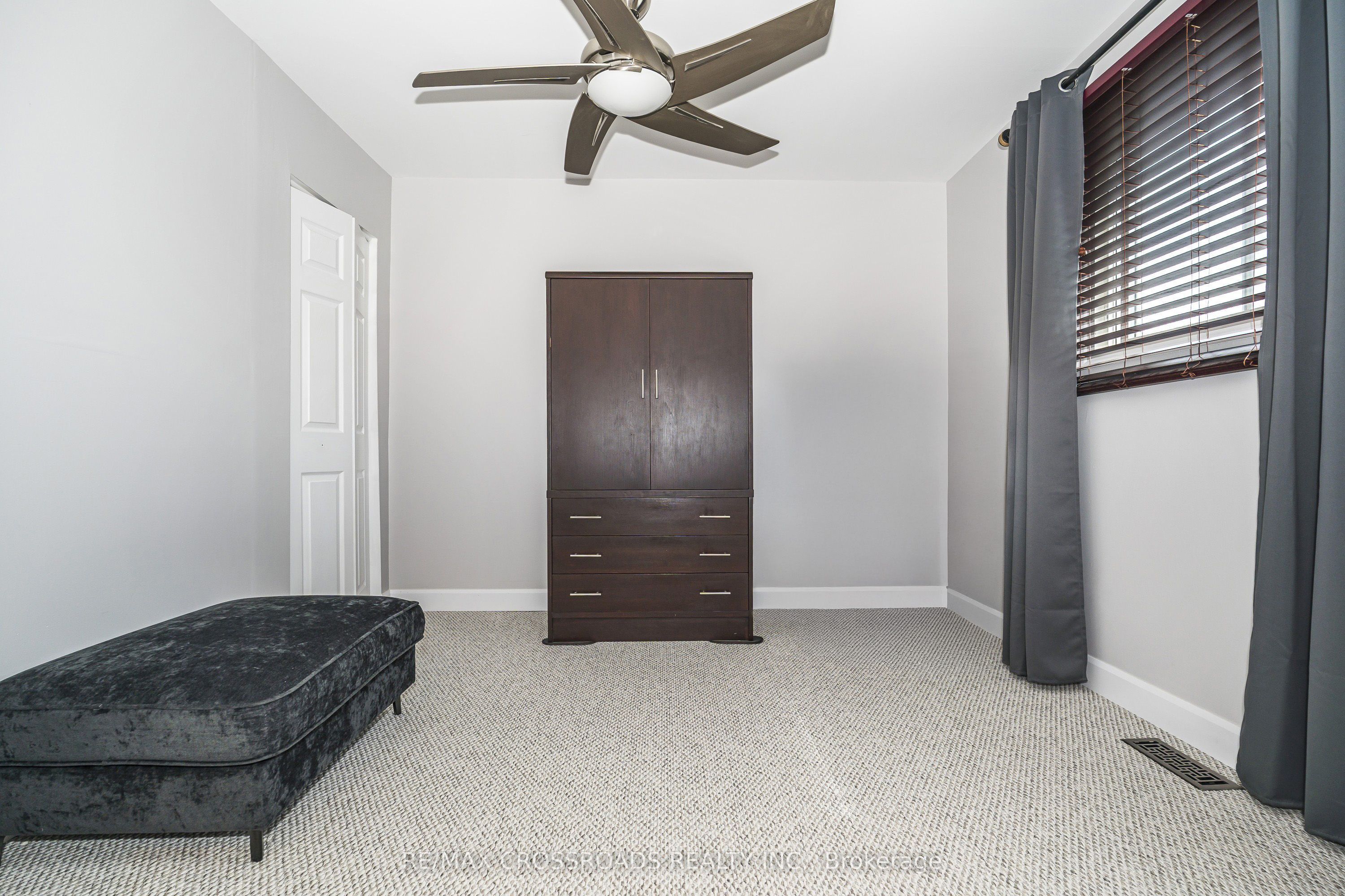 655 Dodsworth Crescent Property Photo 19