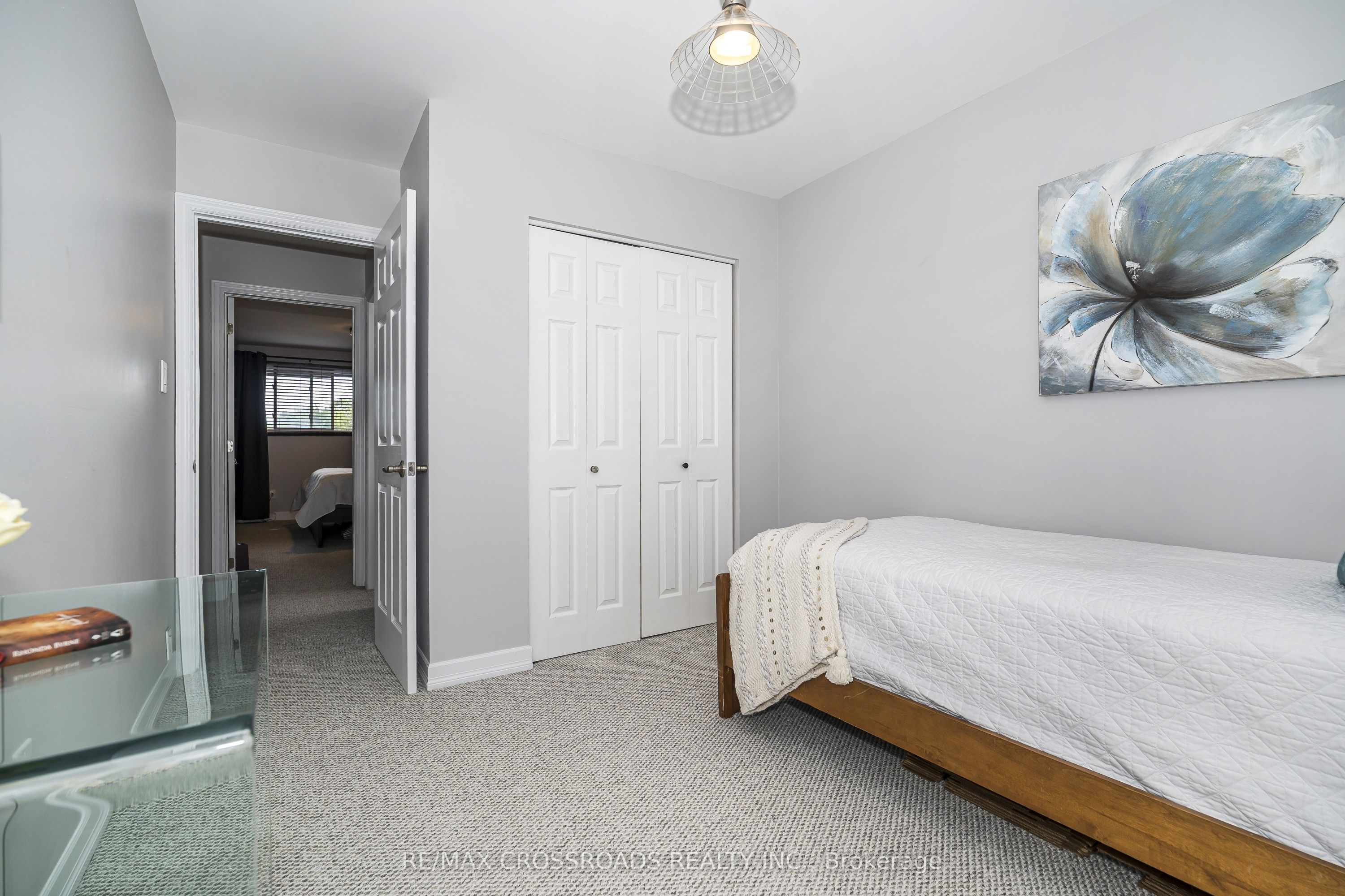 655 Dodsworth Crescent Property Photo 21